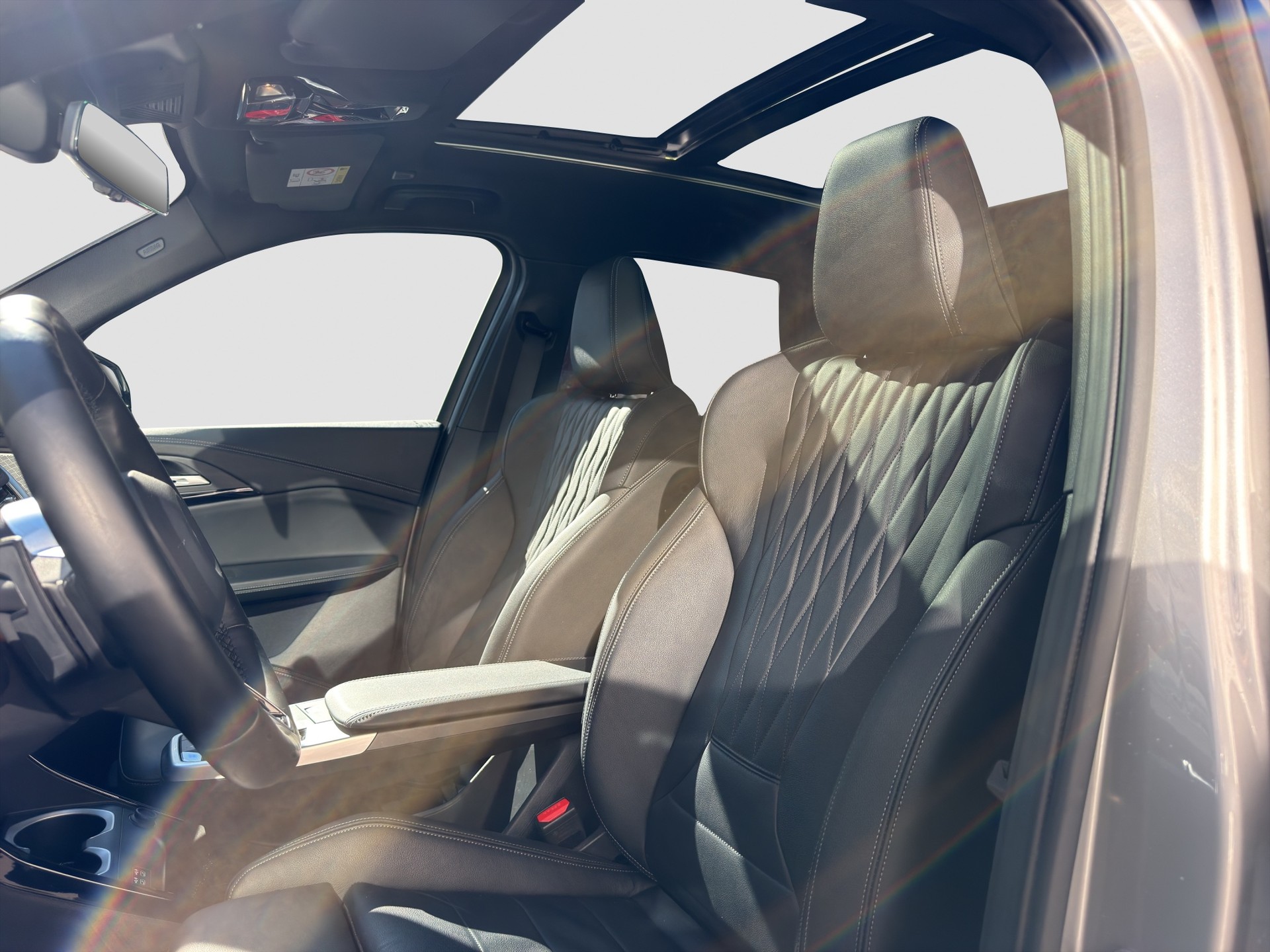 BMW iX1 xDrive 30 M Sport-image-8