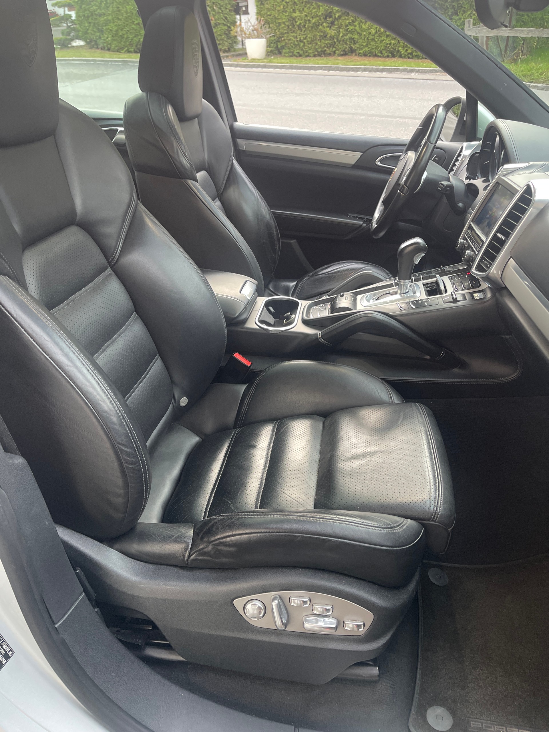 PORSCHE Cayenne S-image-7