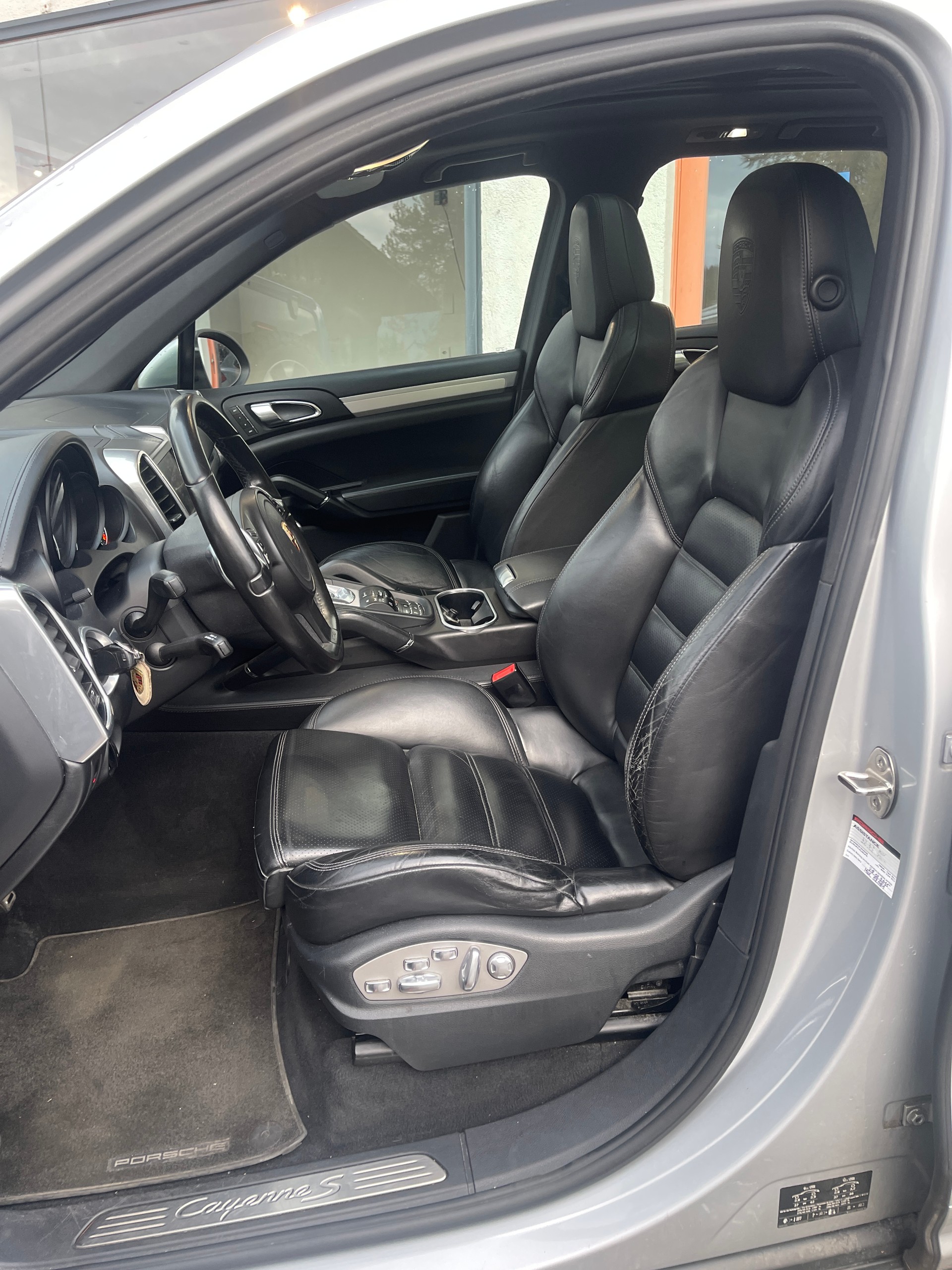 PORSCHE Cayenne S-image-8
