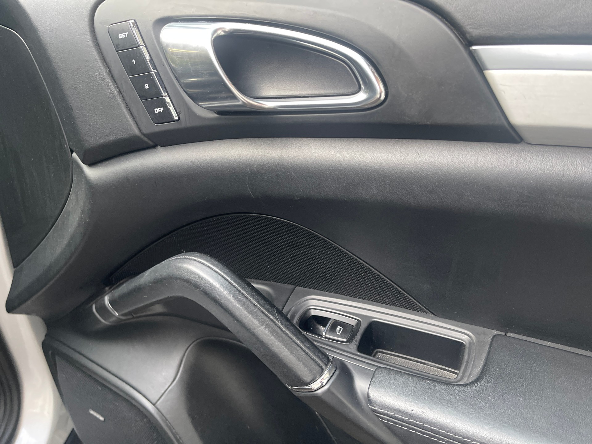 PORSCHE Cayenne S-image-5