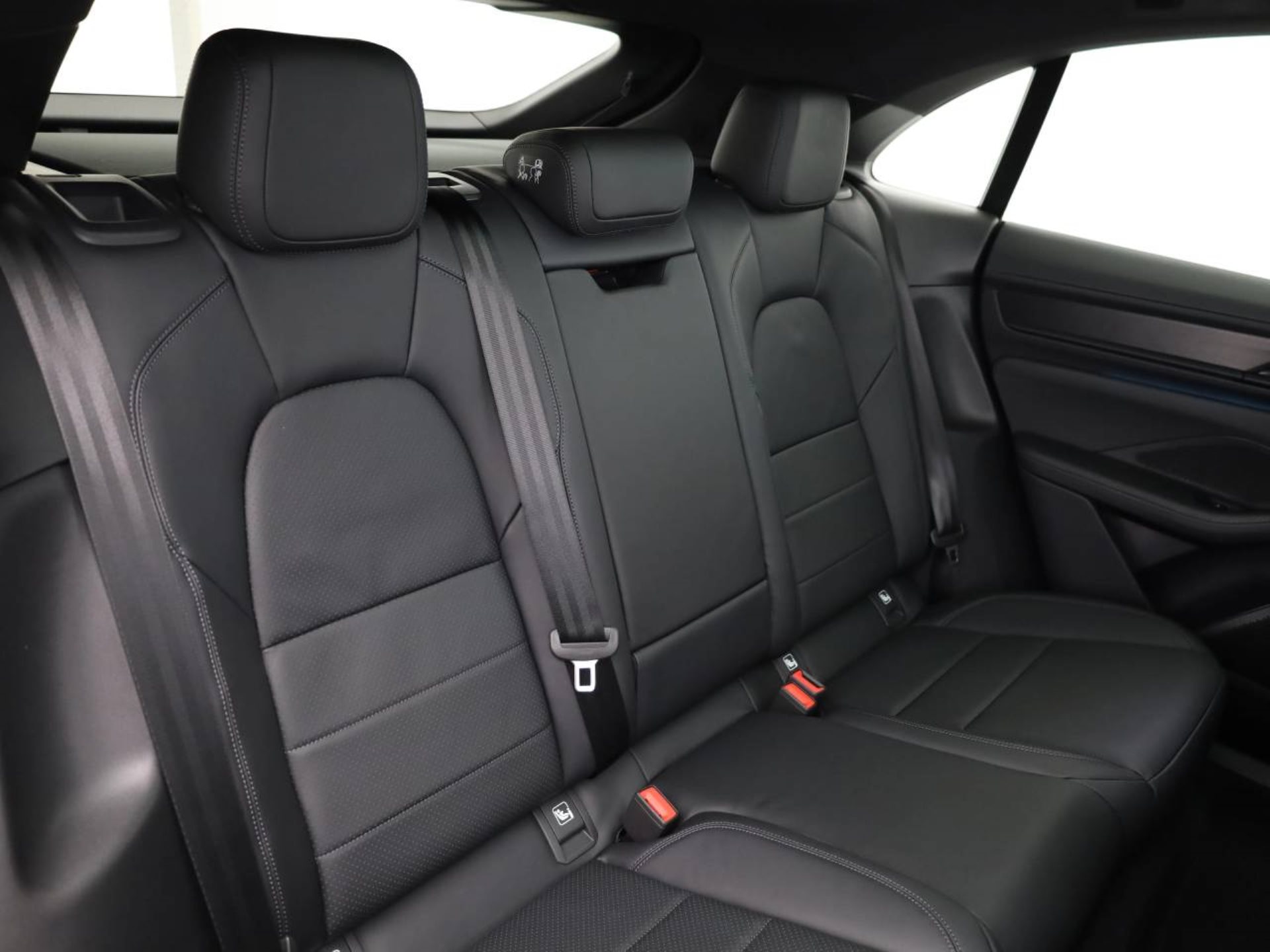 PORSCHE Macan GTS-image-19