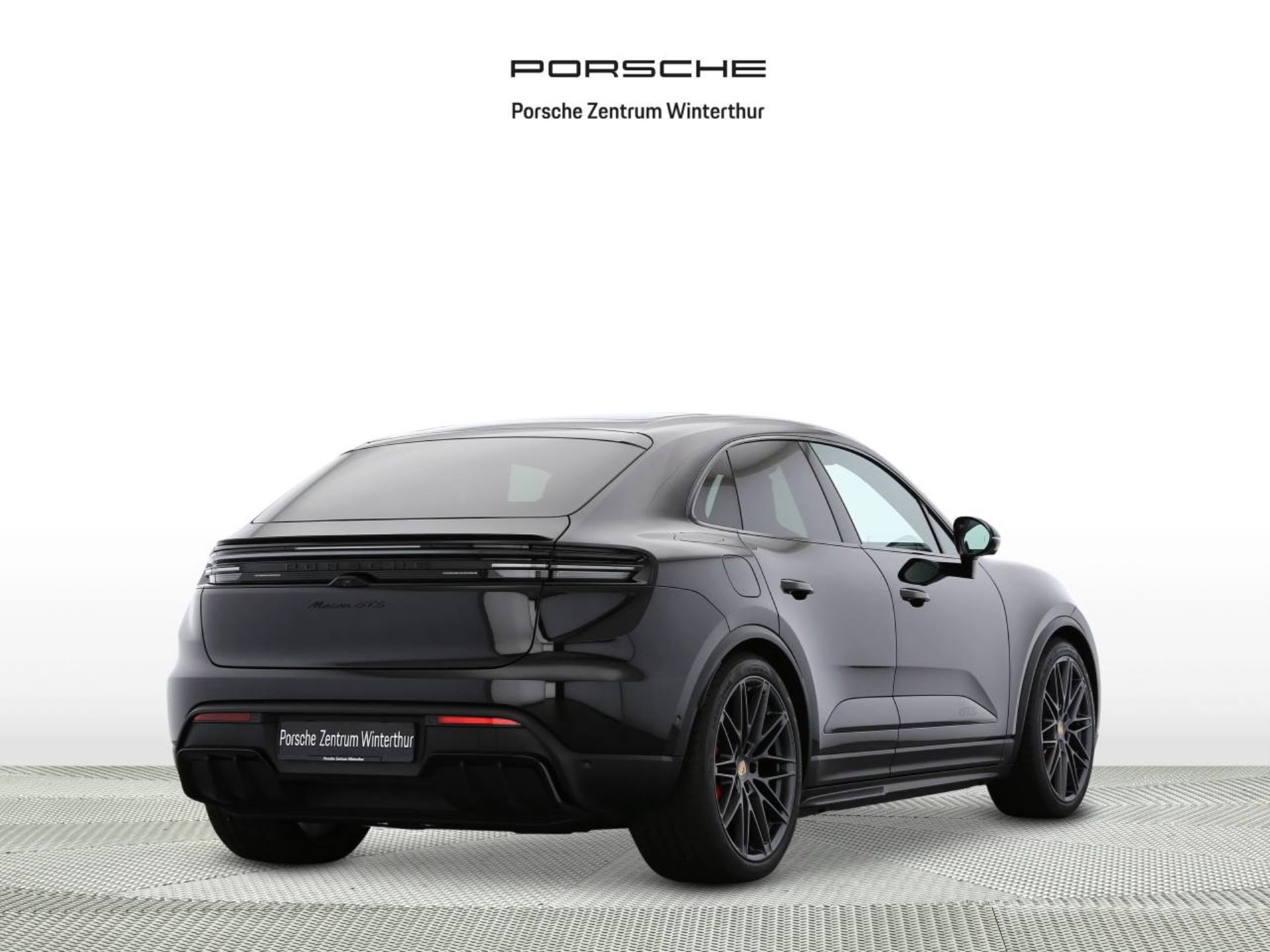 PORSCHE Macan GTS-image-2