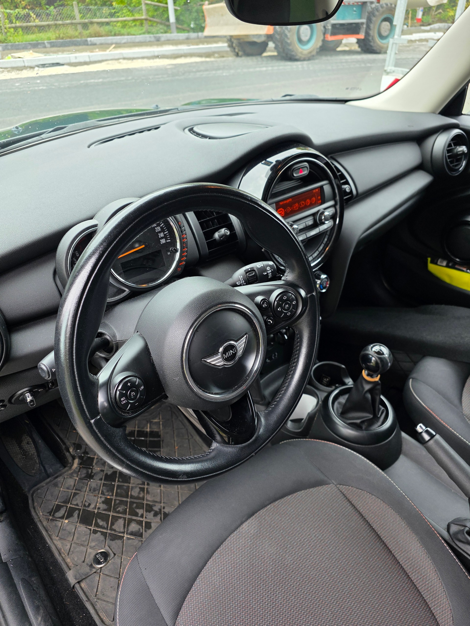 MINI One First / Frisch ab MFK und Service 2026 ⛽ Gratis-Volltank bei Fahrzeugübergabe inklusive 🇨🇭 Autobahnvignette 2026 inklusive-image-3