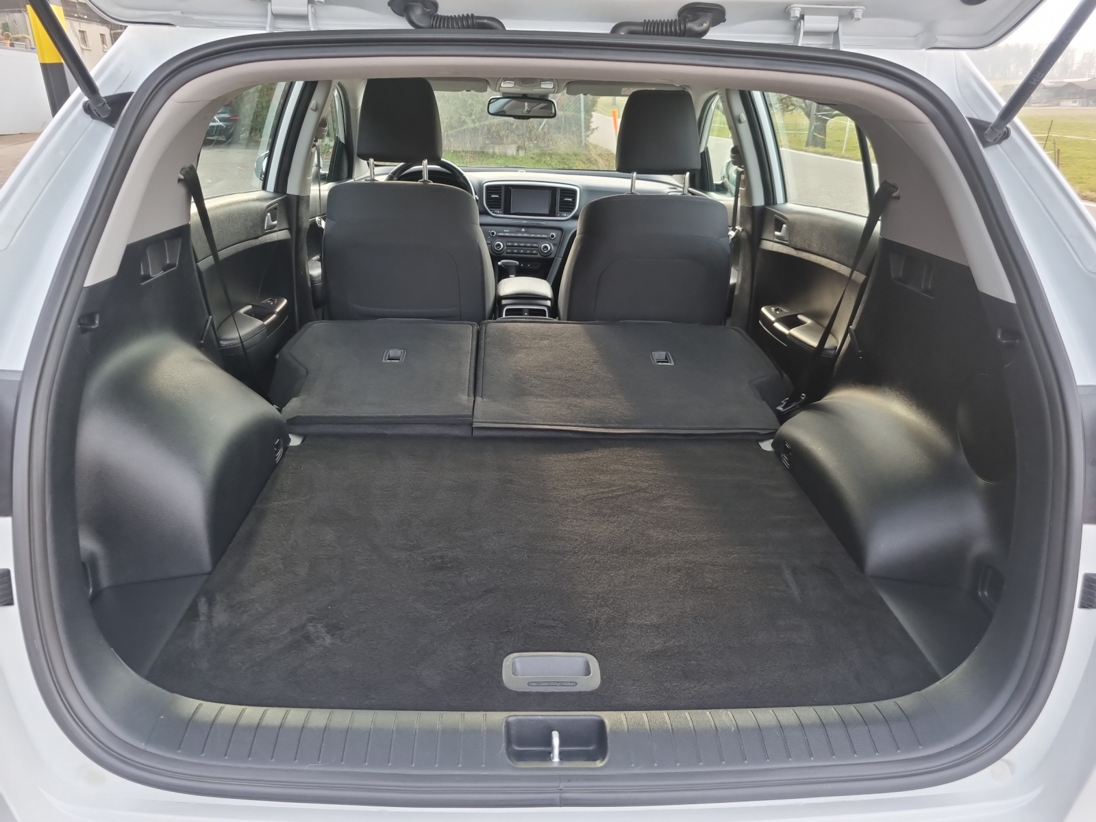 KIA Sportage 1.6 CRDi MHEV Power-image-9
