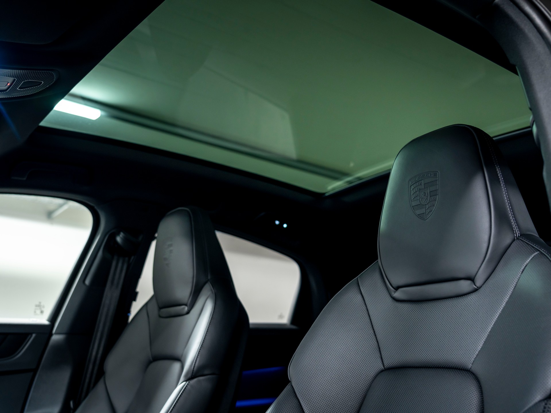 PORSCHE Cayenne Coupé E-Hybrid Black Edition Tiptronic-image-15