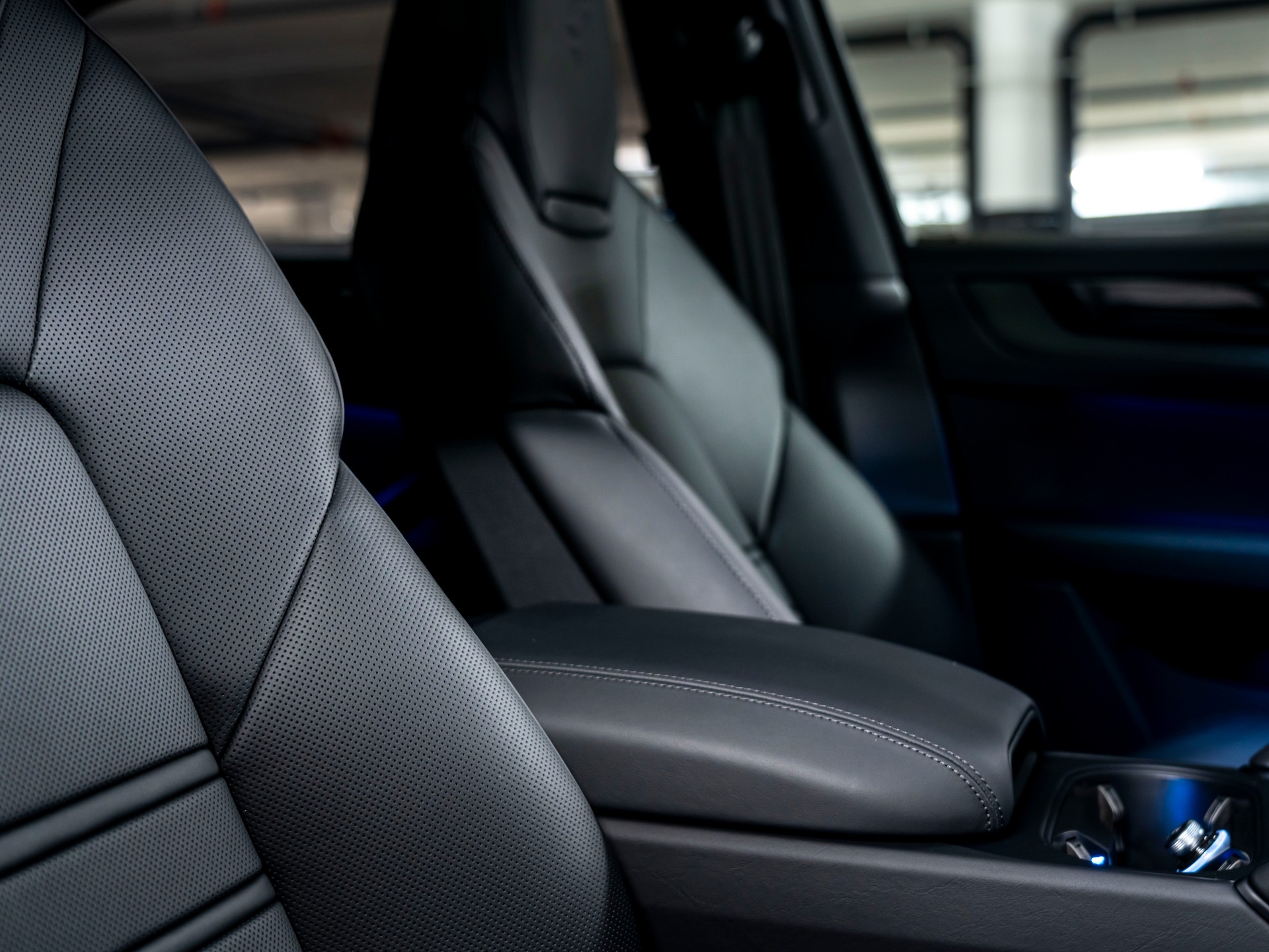 PORSCHE Cayenne Coupé E-Hybrid Black Edition Tiptronic-image-16