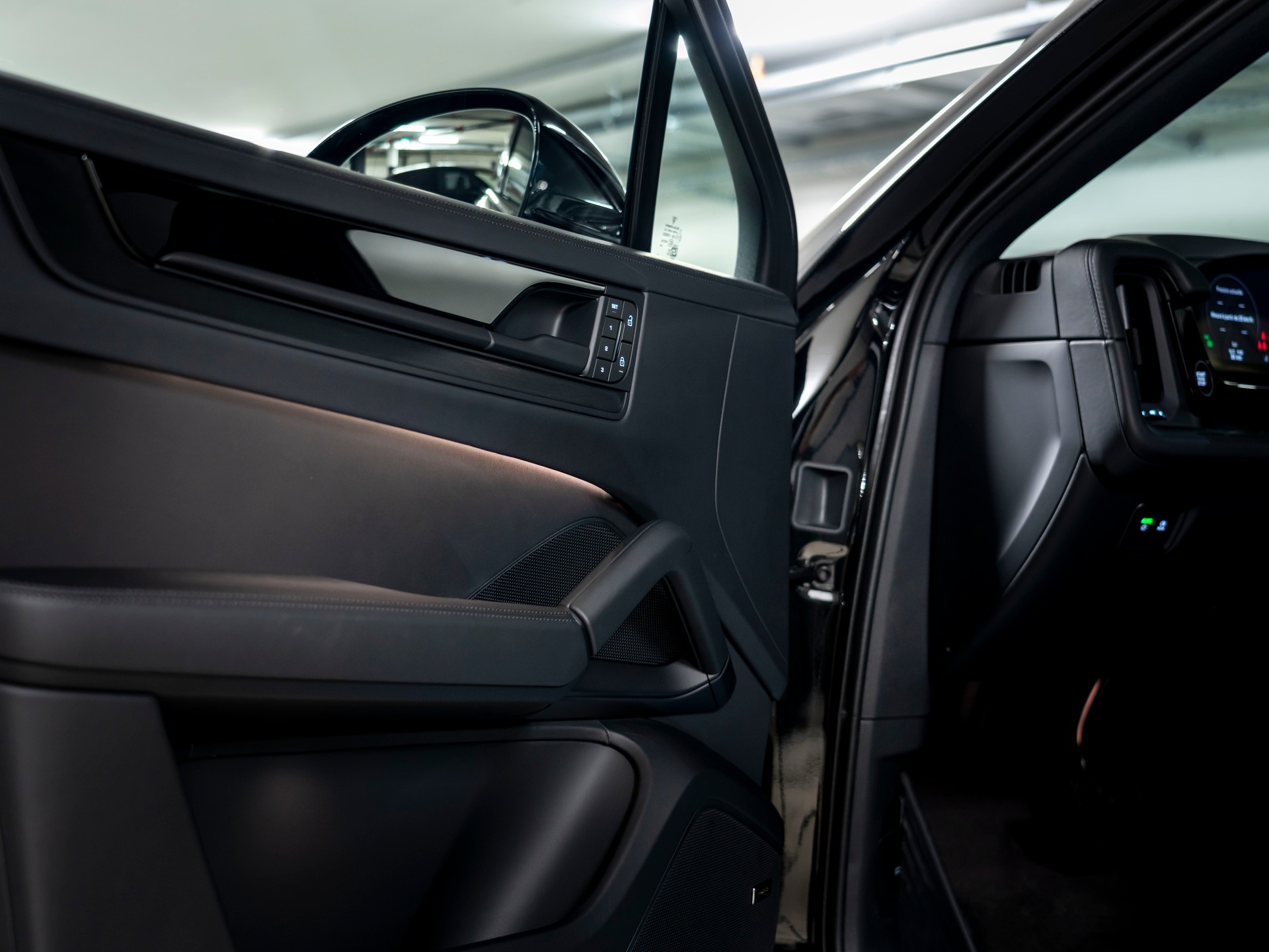PORSCHE Cayenne Coupé E-Hybrid Black Edition Tiptronic-image-19