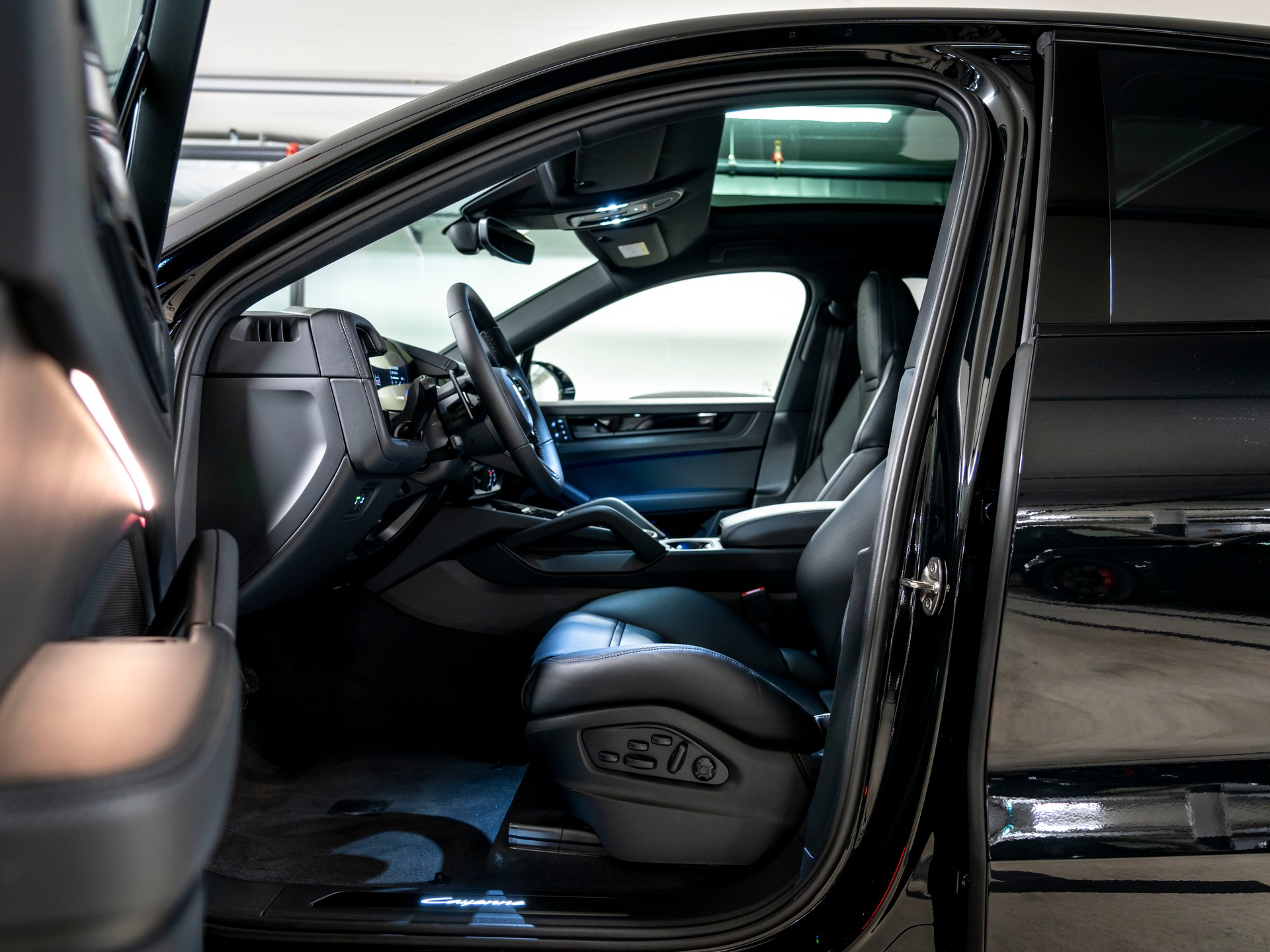 PORSCHE Cayenne Coupé E-Hybrid Black Edition Tiptronic-image-18