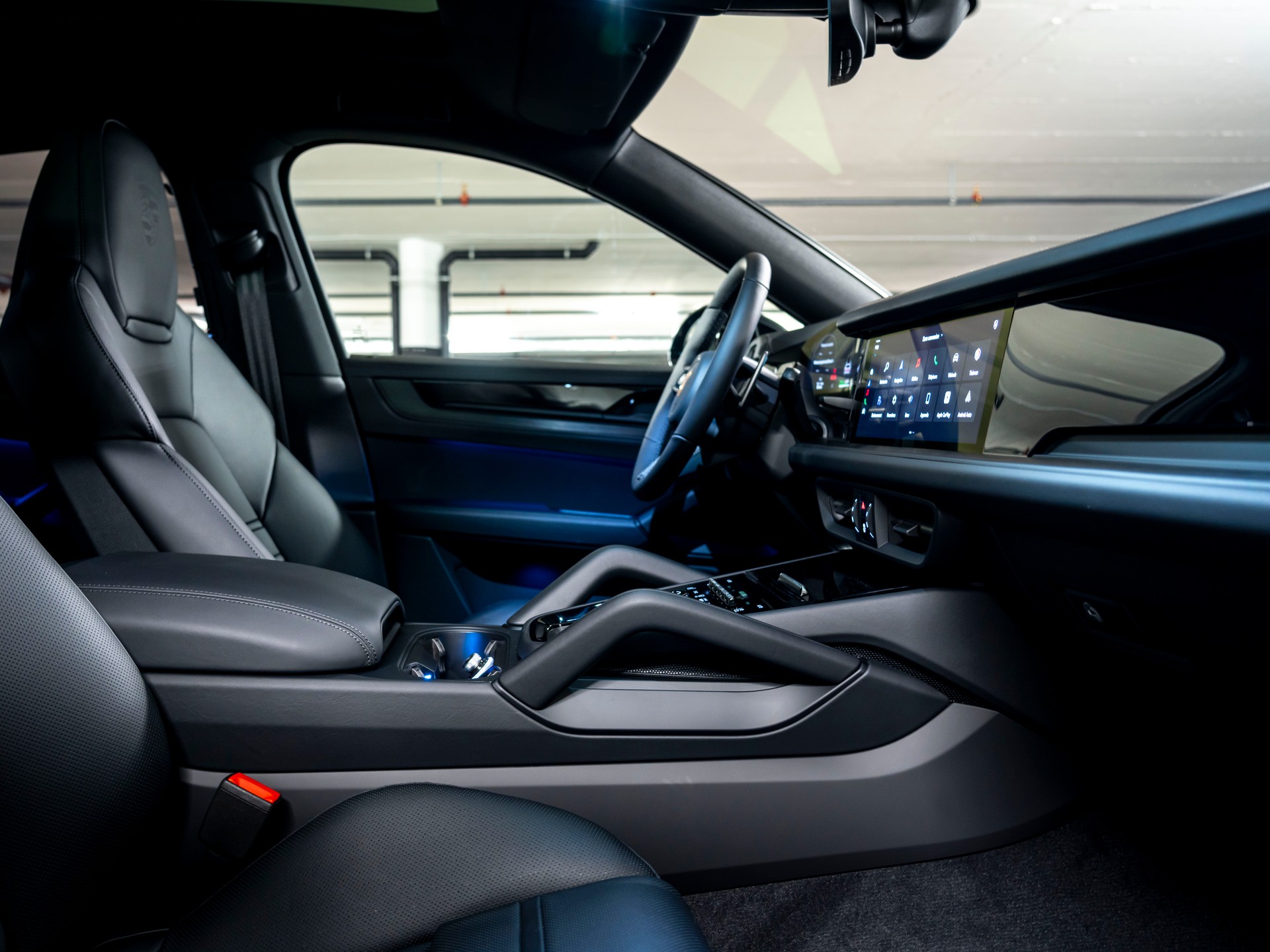 PORSCHE Cayenne Coupé E-Hybrid Black Edition Tiptronic-image-13