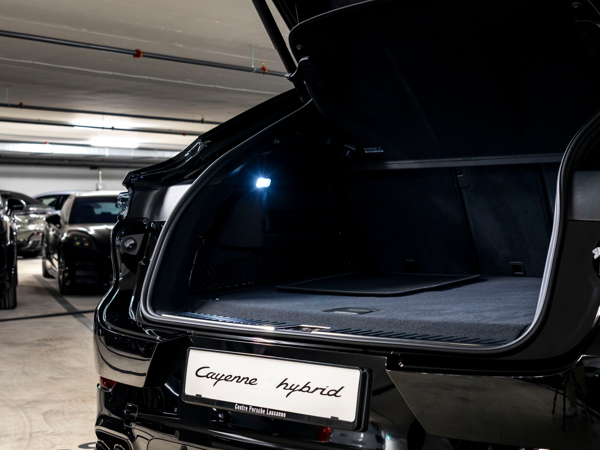PORSCHE Cayenne Coupé E-Hybrid Black Edition Tiptronic-image-25