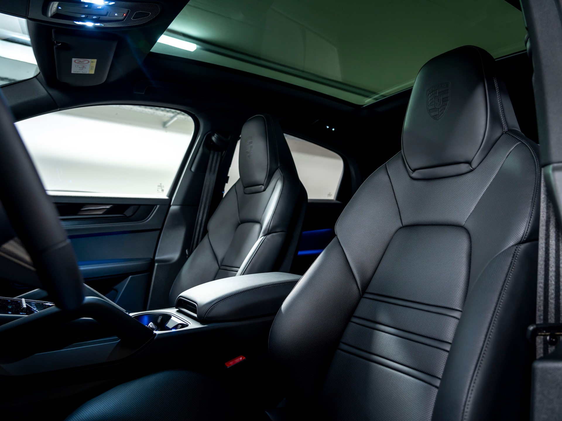 PORSCHE Cayenne Coupé E-Hybrid Black Edition Tiptronic-image-14