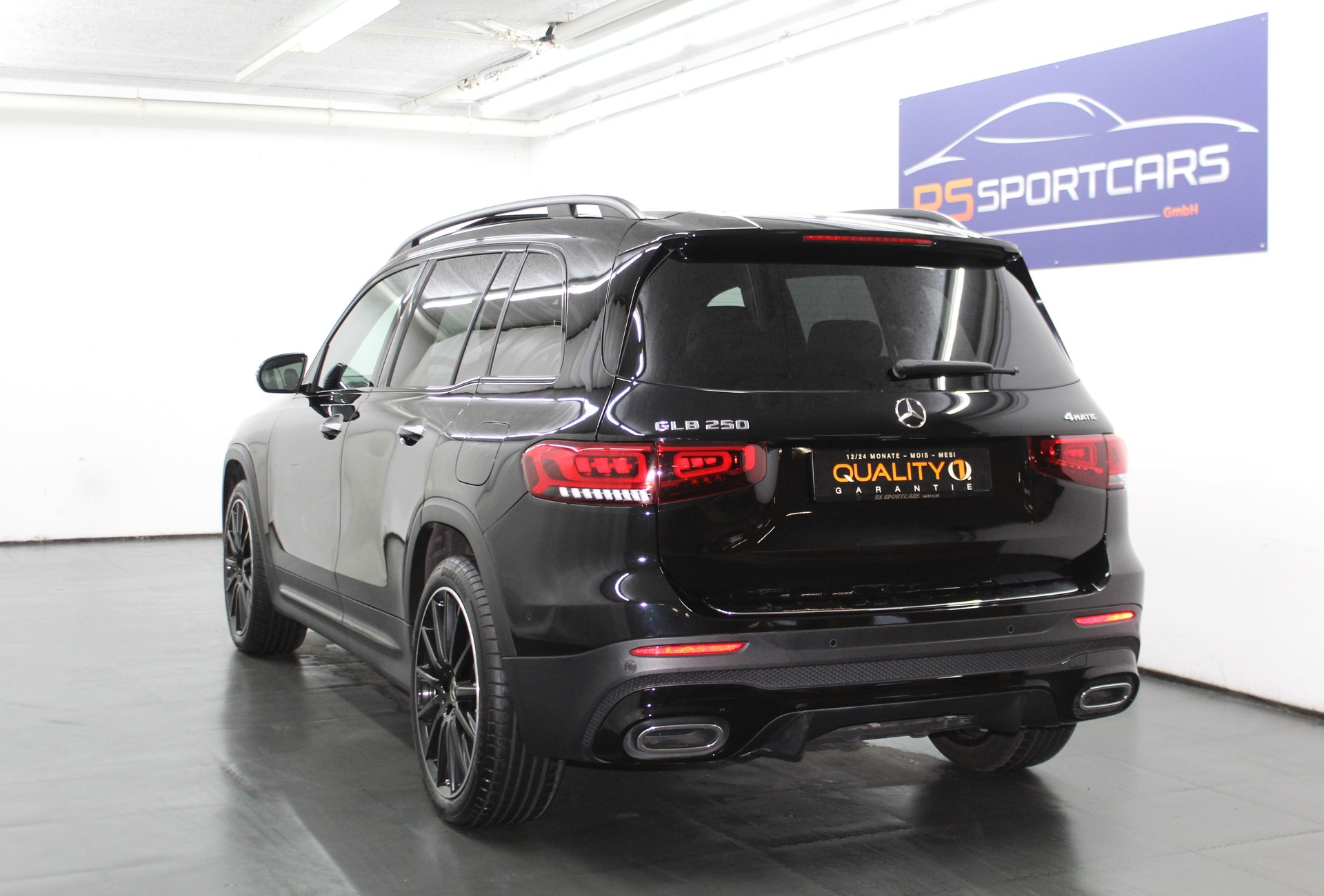 MERCEDES-BENZ GLB 250 4Matic AMG Line 8G-Tronic / AMG Night-Paket / Premium-Plus-Paket / AHK / CH-Fahrzeug-image-4
