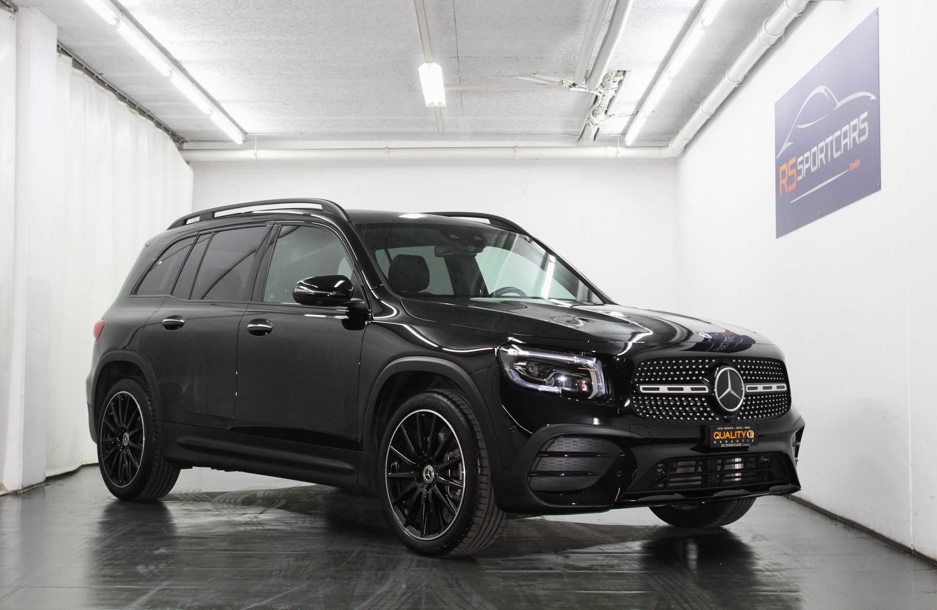 MERCEDES-BENZ GLB 250 4Matic AMG Line 8G-Tronic / AMG Night-Paket / Premium-Plus-Paket / AHK / CH-Fahrzeug-image-0