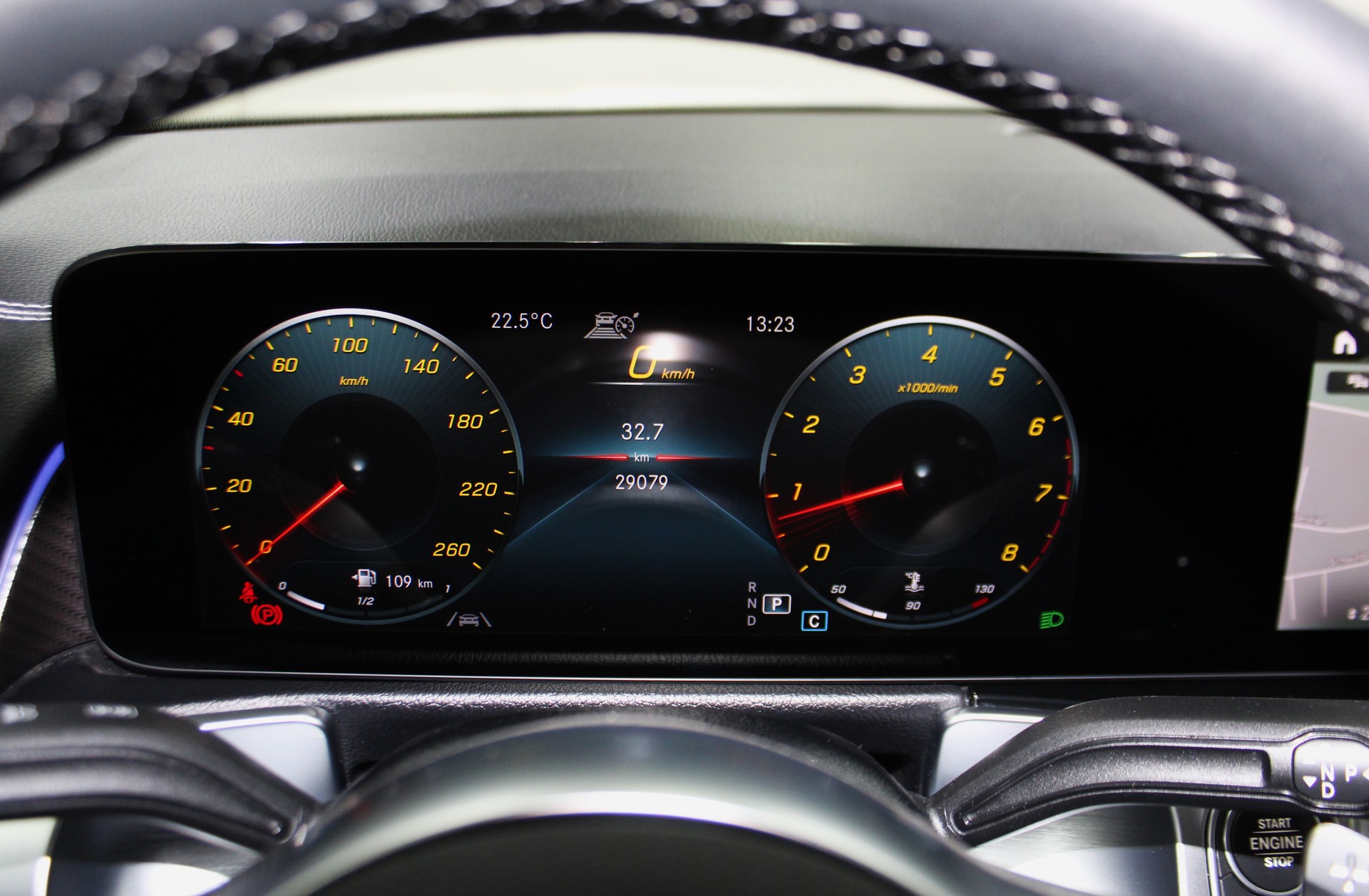 MERCEDES-BENZ GLB 250 4Matic AMG Line 8G-Tronic / AMG Night-Paket / Premium-Plus-Paket / AHK / CH-Fahrzeug-image-14