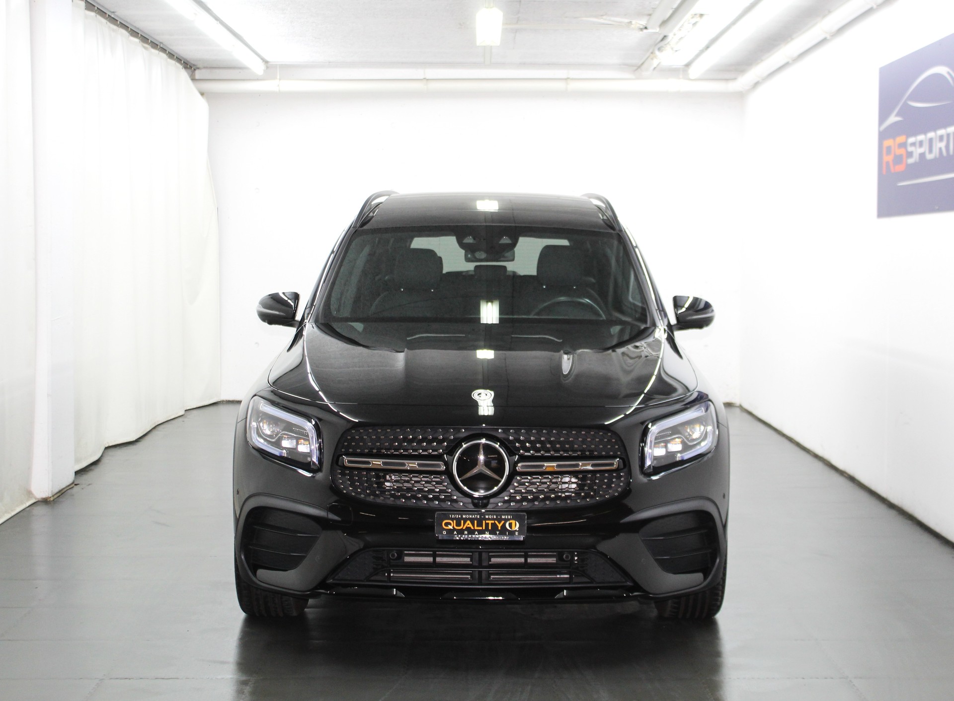 MERCEDES-BENZ GLB 250 4Matic AMG Line 8G-Tronic / AMG Night-Paket / Premium-Plus-Paket / AHK / CH-Fahrzeug-image-2