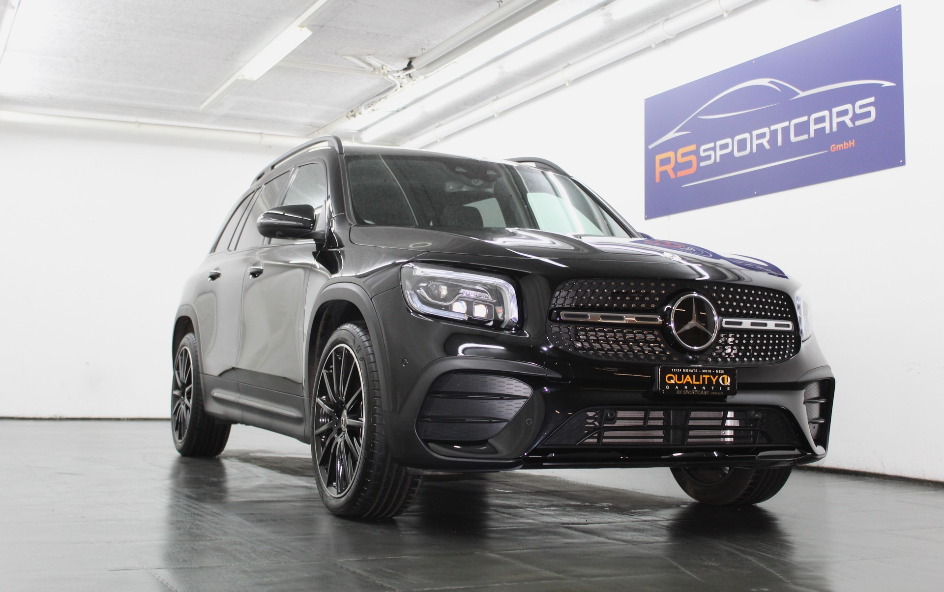 MERCEDES-BENZ GLB 250 4Matic AMG Line 8G-Tronic / AMG Night-Paket / Premium-Plus-Paket / AHK / CH-Fahrzeug-image-1