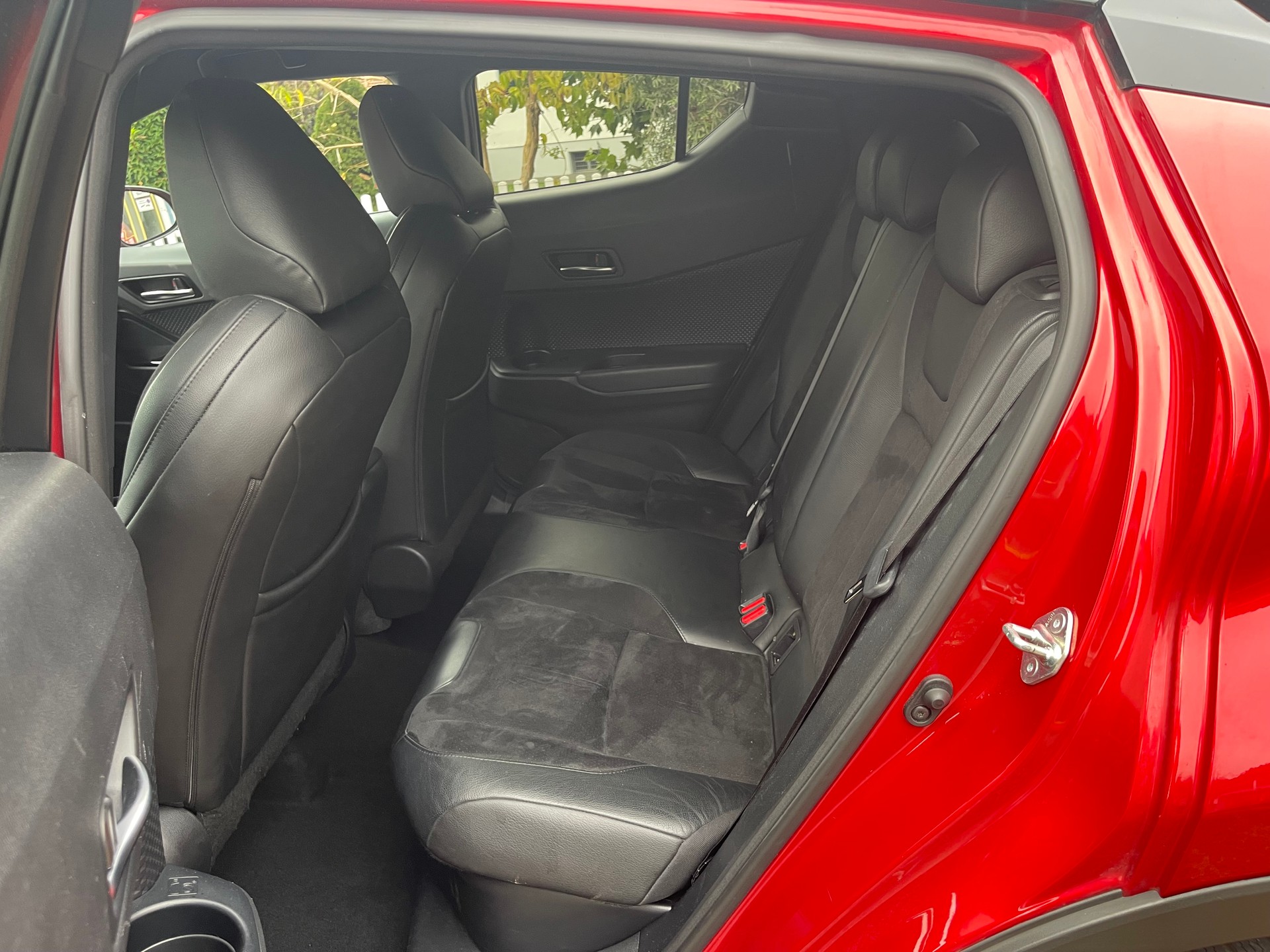 TOYOTA C-HR 2.0 HSD CVT Move-image-9