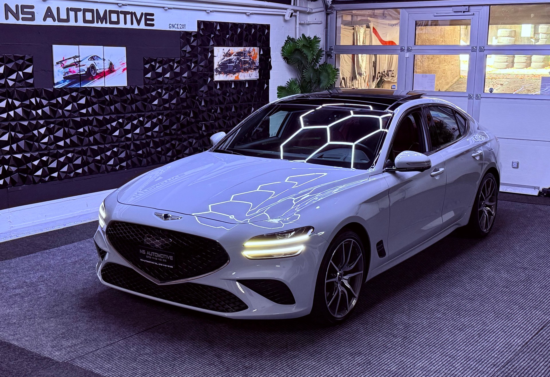 GENESIS G70 2.0 TGDI Sport AT8 AWD-image-0