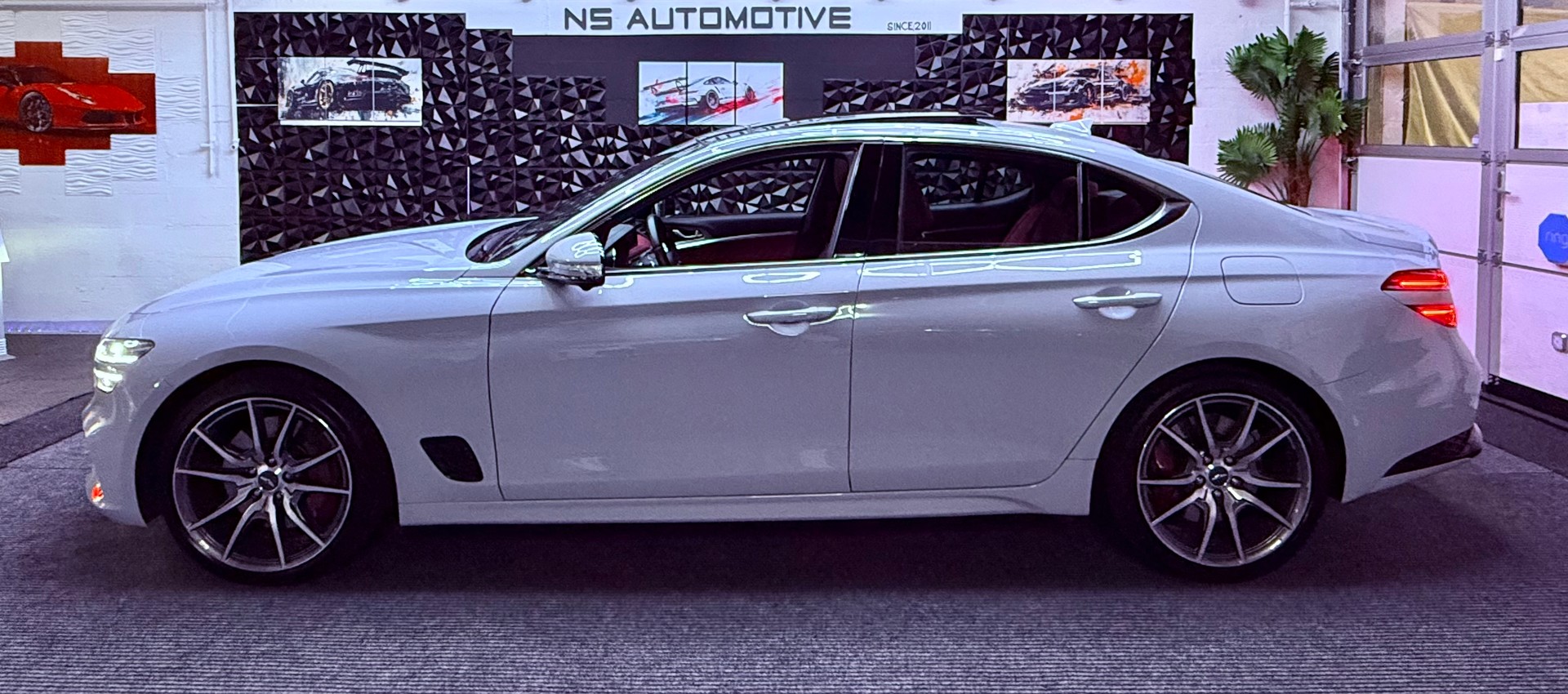 GENESIS G70 2.0 TGDI Sport AT8 AWD-image-10