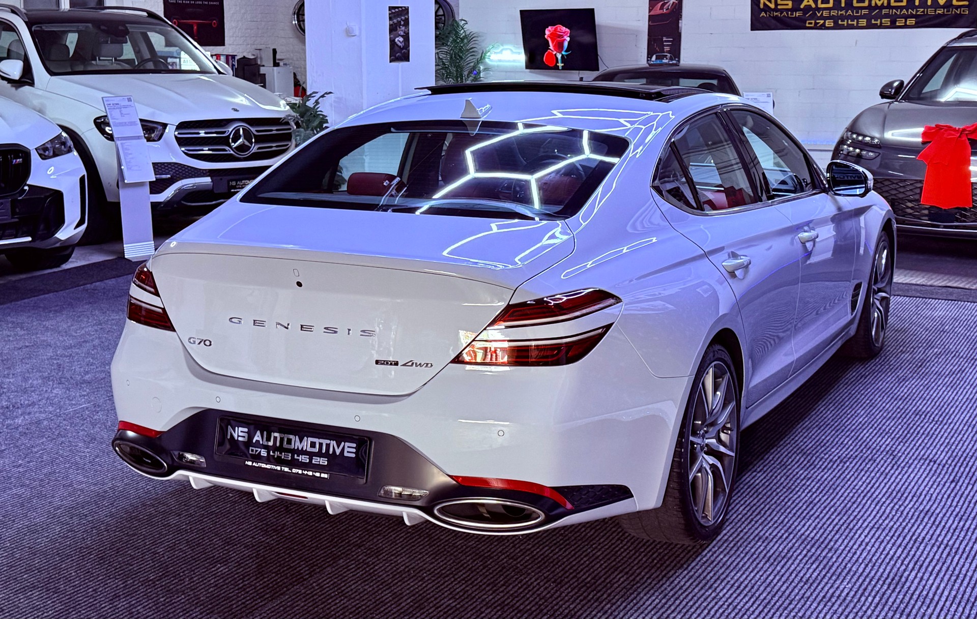 GENESIS G70 2.0 TGDI Sport AT8 AWD-image-3