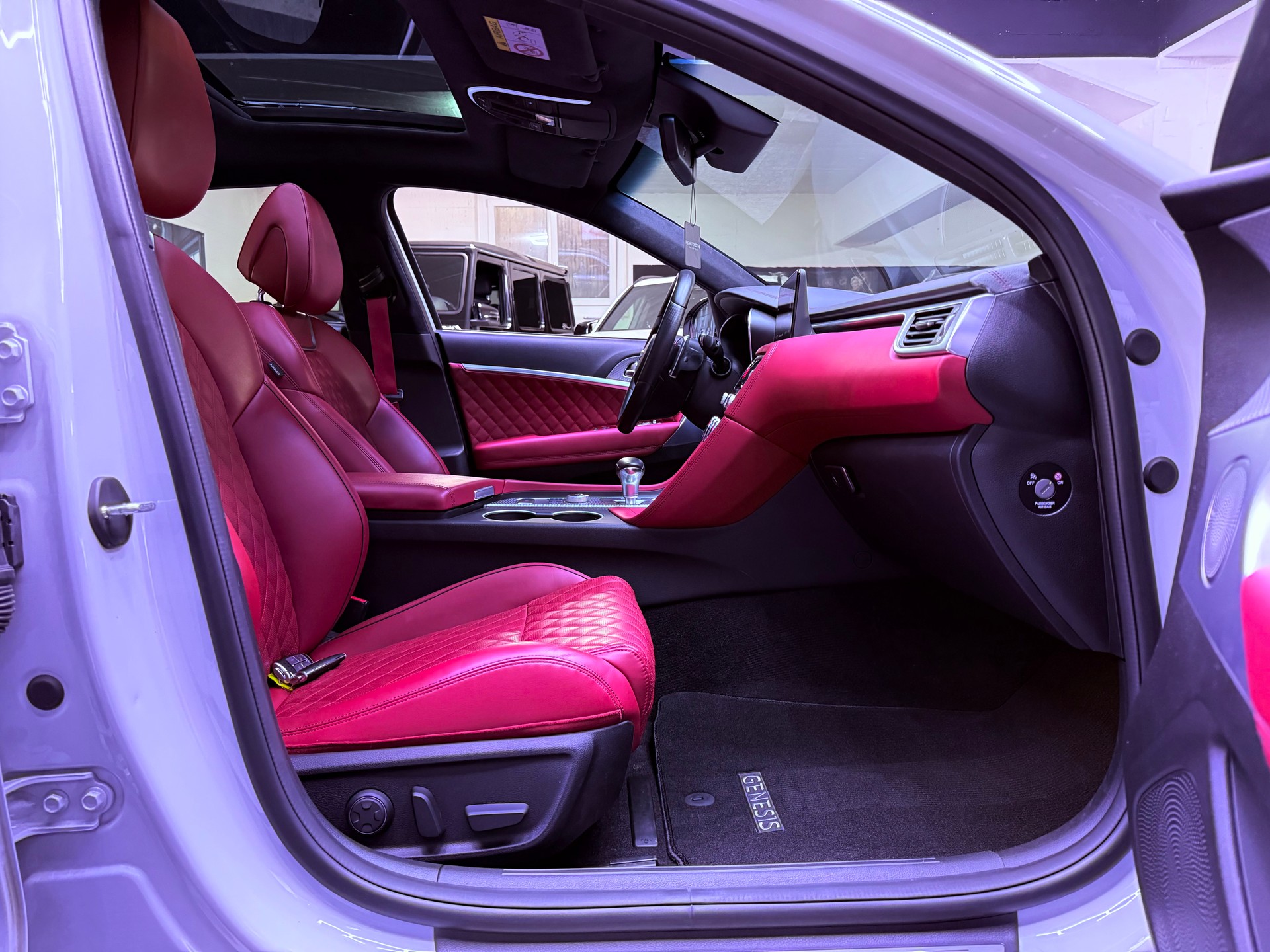 GENESIS G70 2.0 TGDI Sport AT8 AWD-image-23