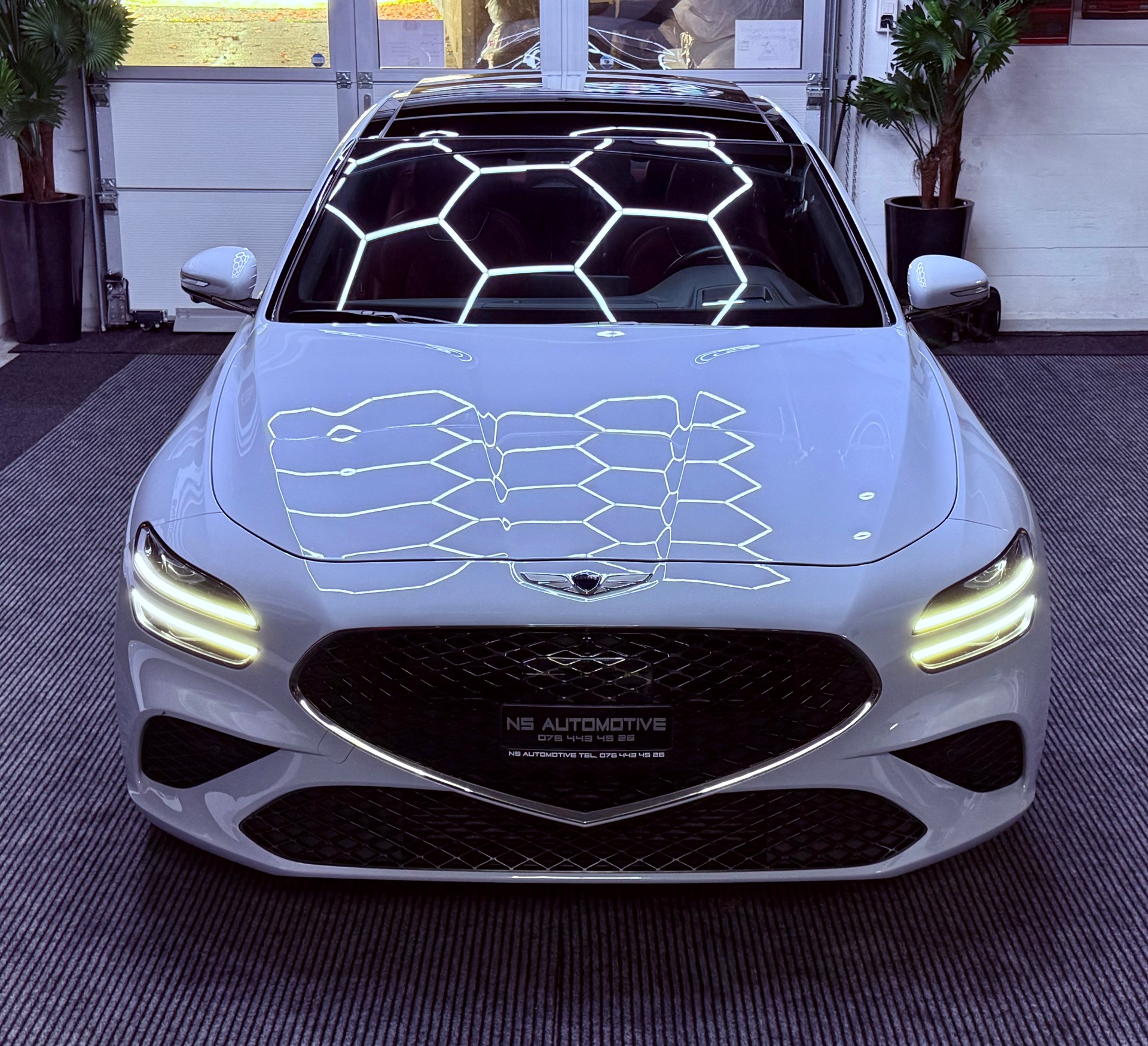GENESIS G70 2.0 TGDI Sport AT8 AWD-image-1