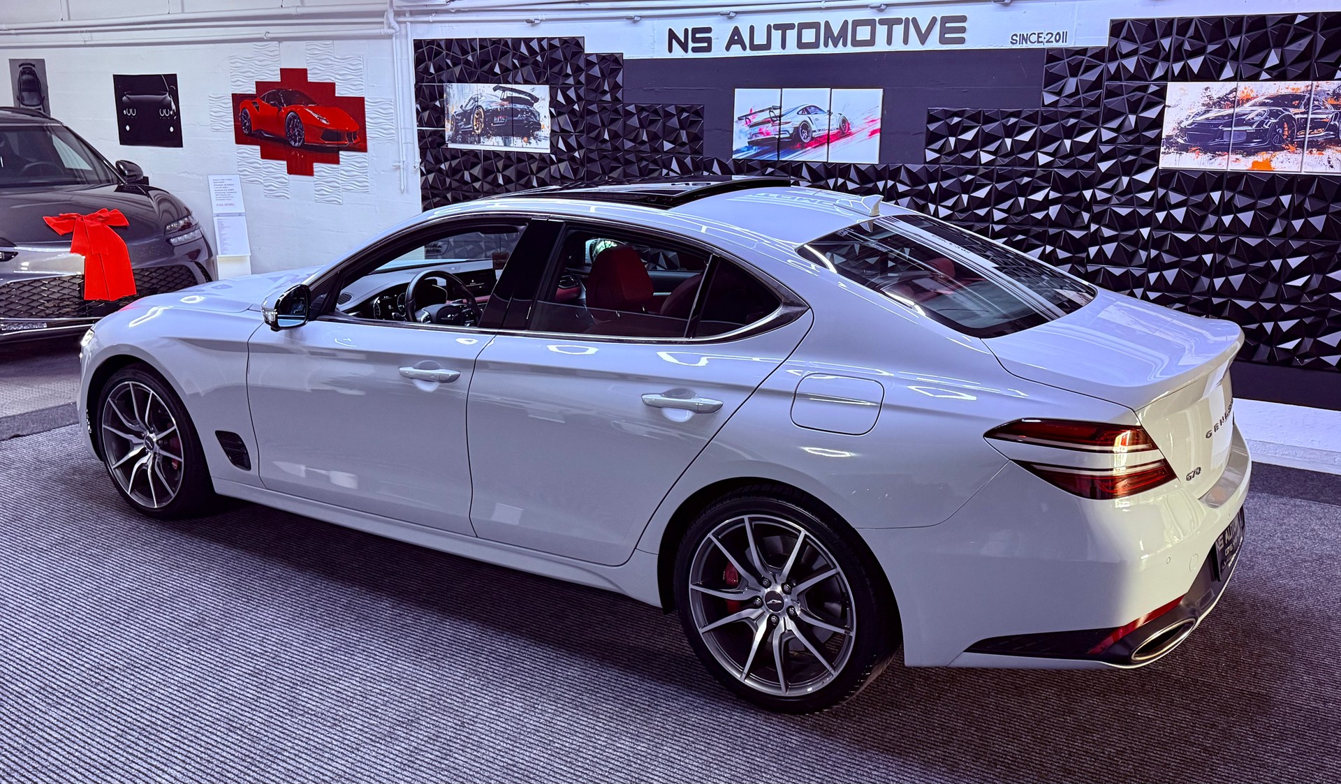GENESIS G70 2.0 TGDI Sport AT8 AWD-image-5