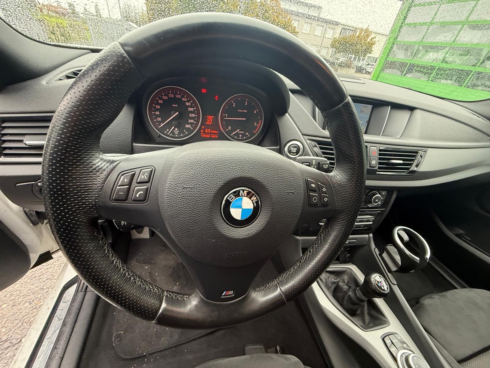 BMW X1 xDrive 25d Sport Line-image-10