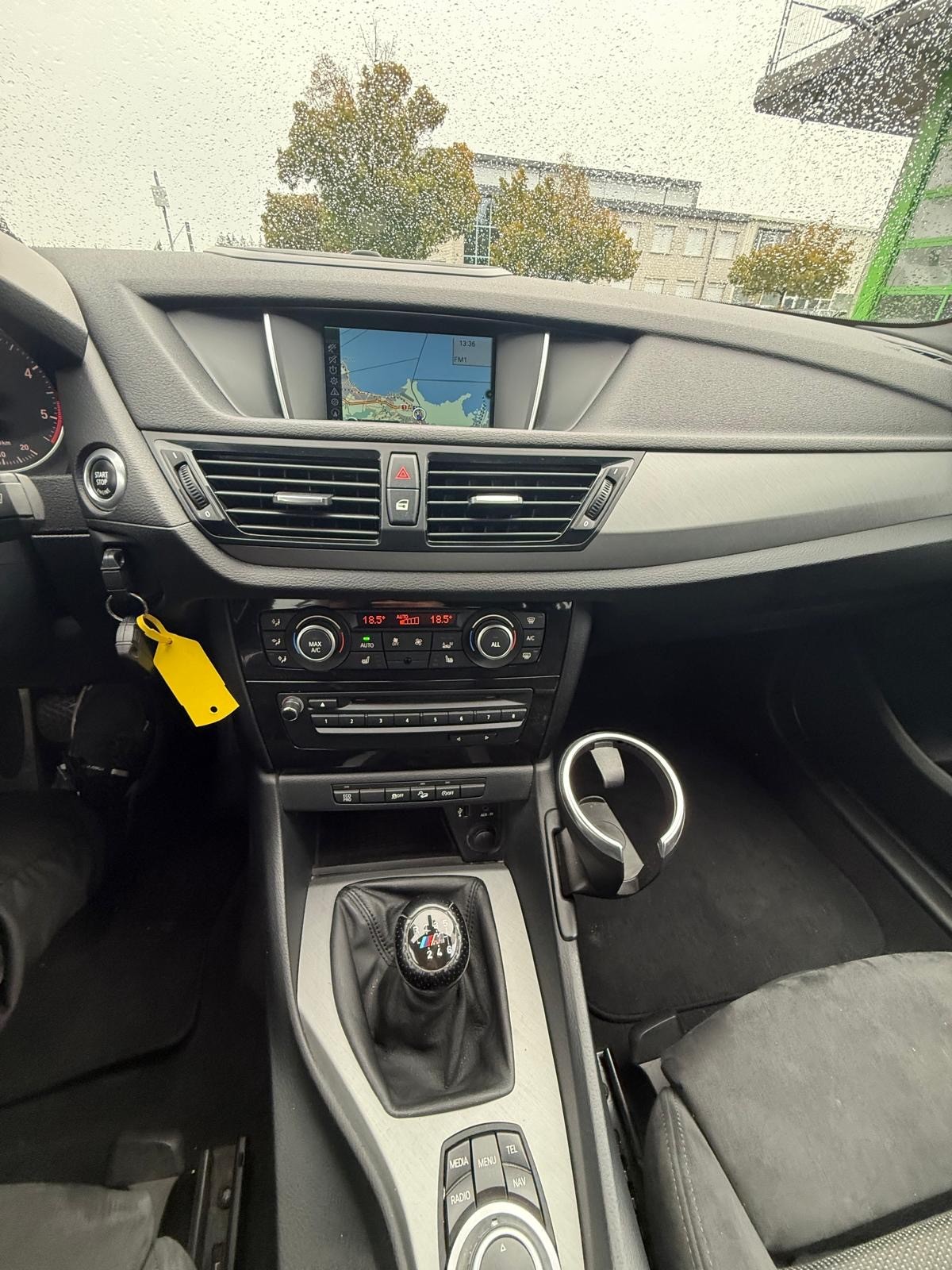 BMW X1 xDrive 25d Sport Line-image-9