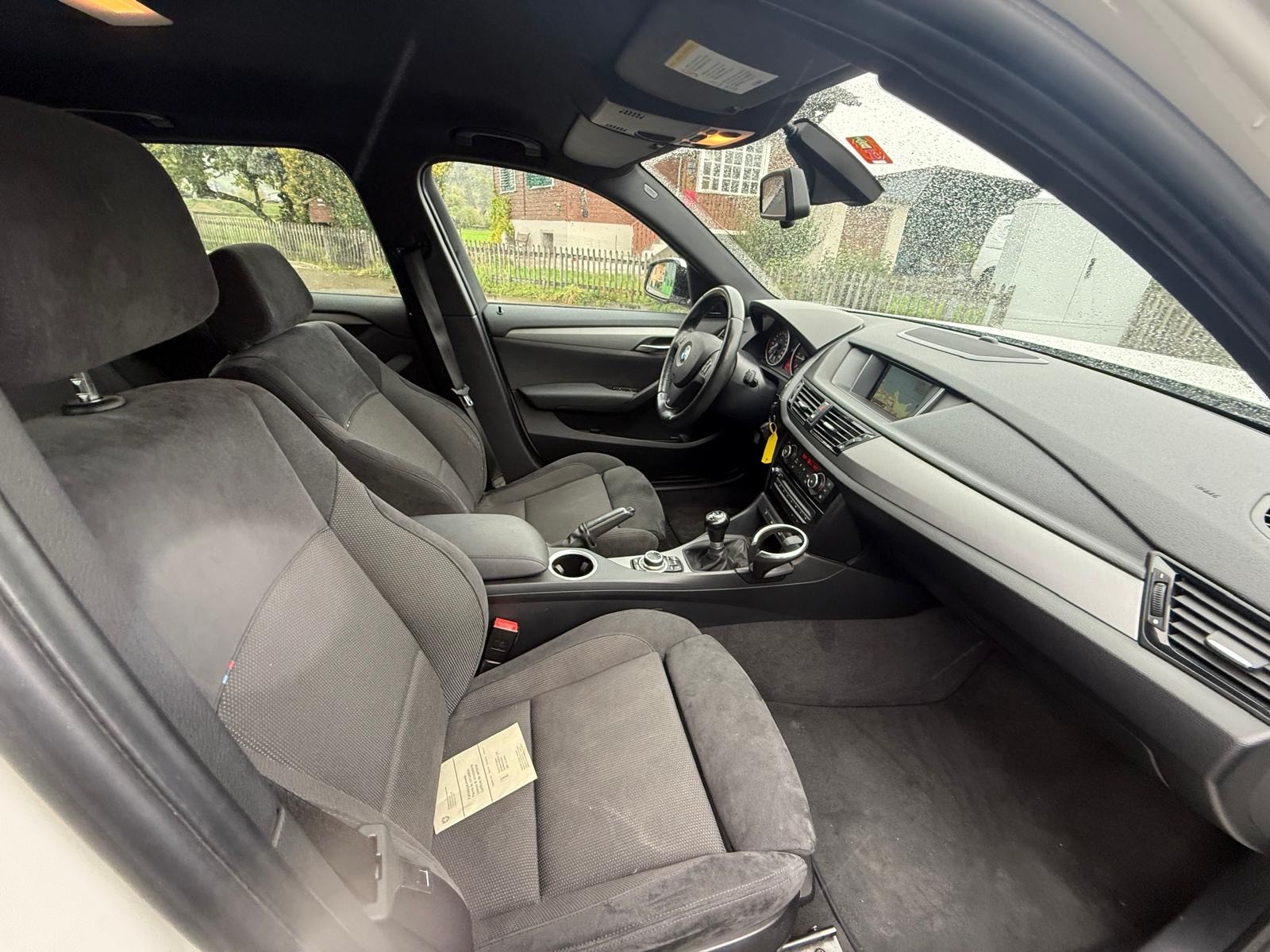 BMW X1 xDrive 25d Sport Line-image-6