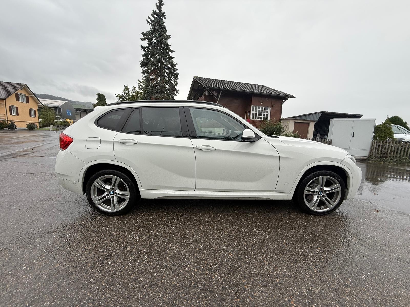 BMW X1 xDrive 25d Sport Line-image-4