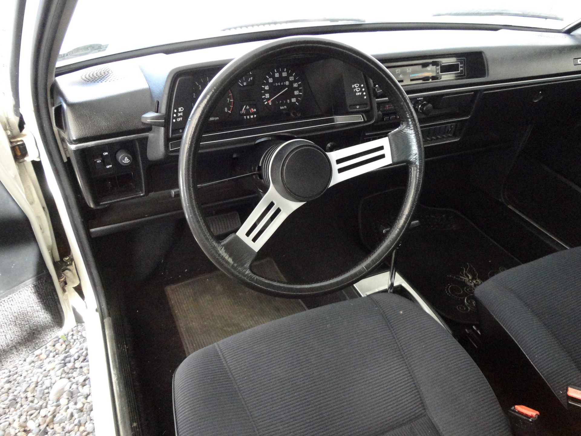 MITSUBISHI Colt 1400 GLX A-image-6