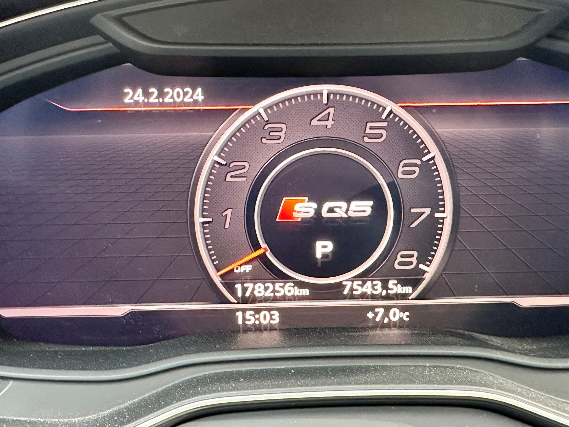 AUDI SQ5 3.0 TFSI quattro S-tronic-image-14