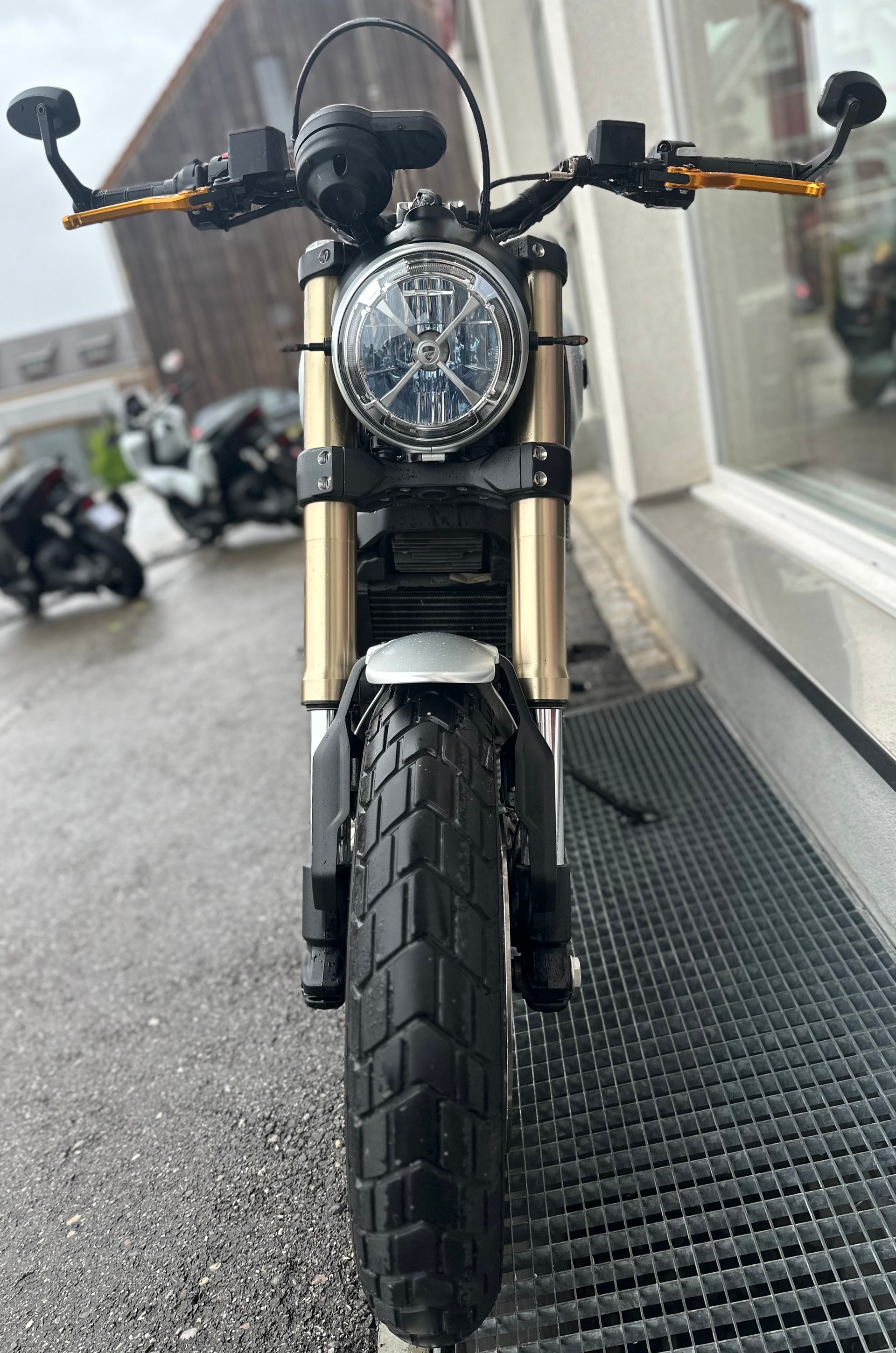 DUCATI Scrambler 1100-showroom-element-2