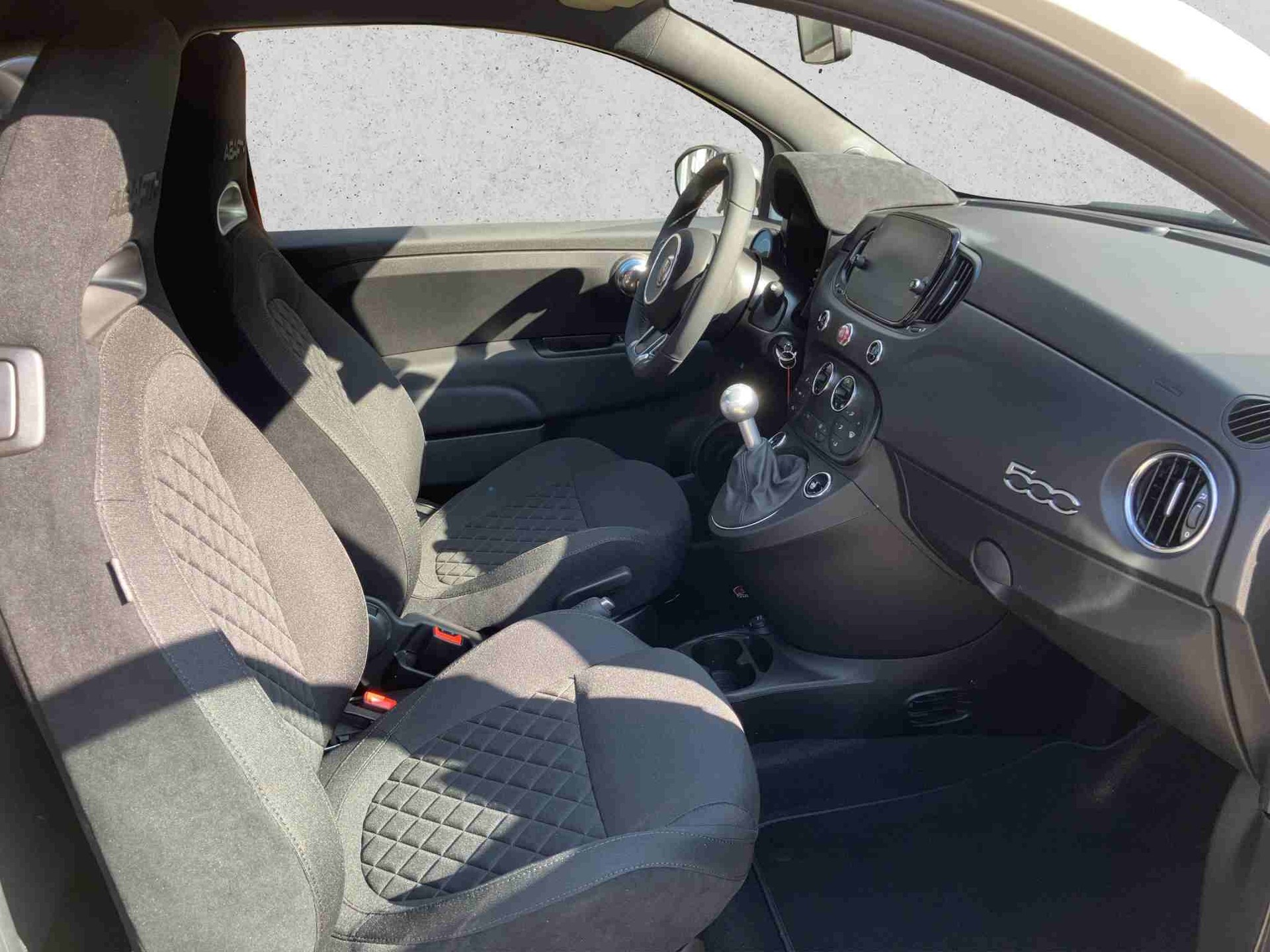 FIAT 595 Abarth 1.4 T-Jet 165 Premium Grand Prix Edition-image-8