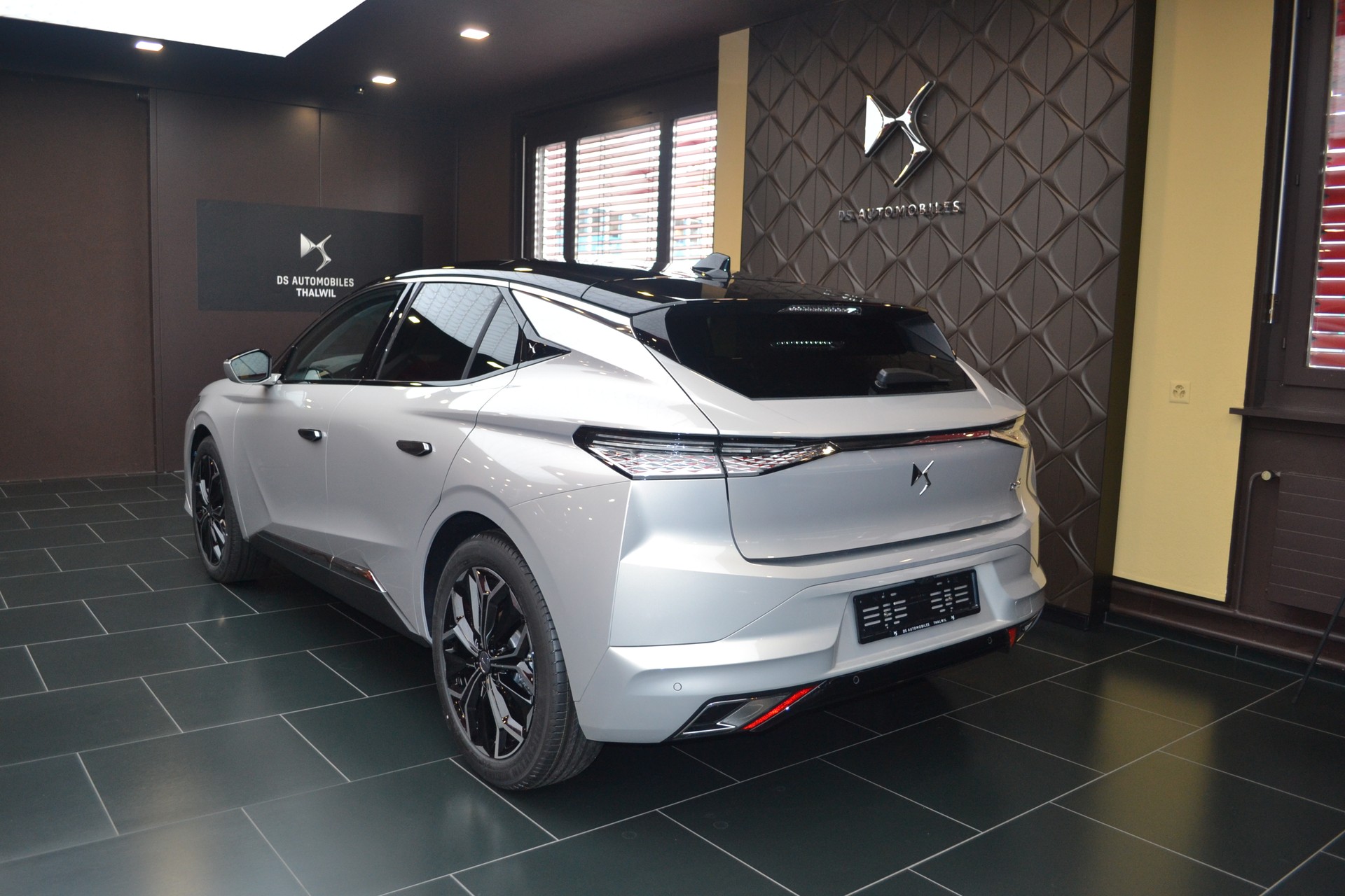 DS AUTOMOBILES DS 4 1.2 MHEV Antoine De Saint Exupéry-image-2