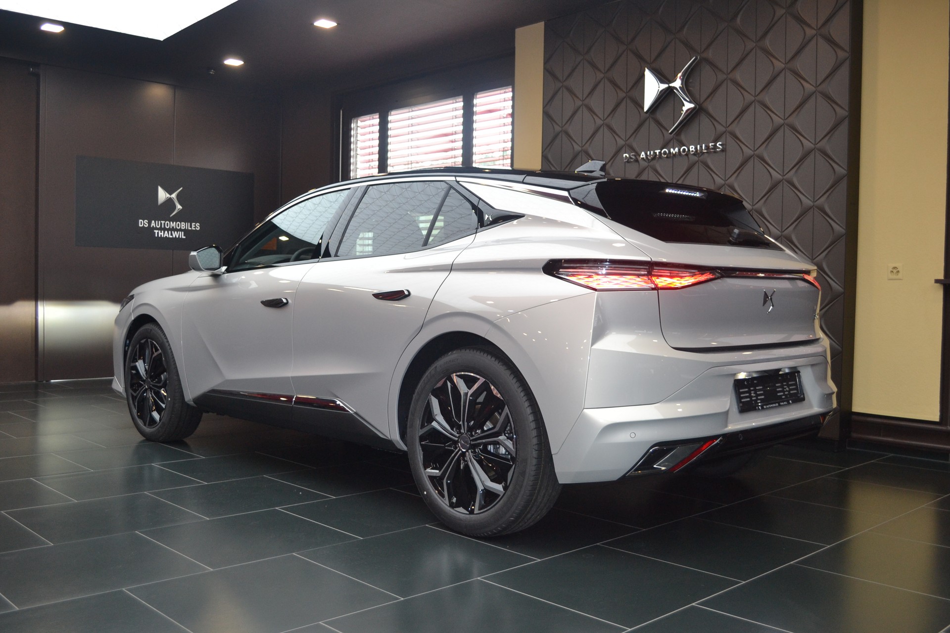 DS AUTOMOBILES DS 4 1.2 MHEV Antoine De Saint Exupéry-image-12