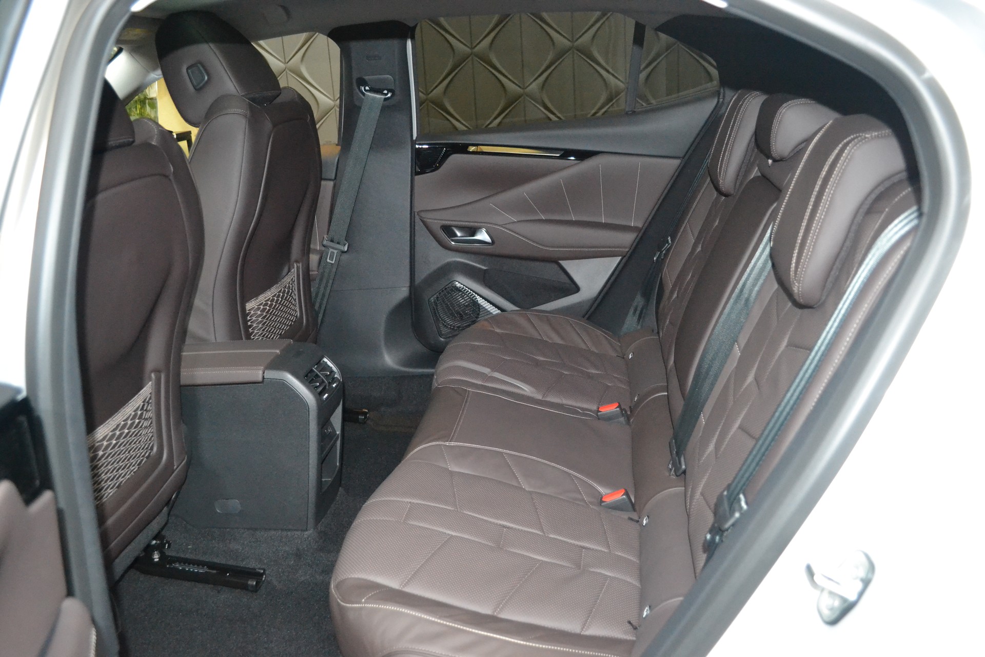 DS AUTOMOBILES DS 4 1.2 MHEV Antoine De Saint Exupéry-image-6