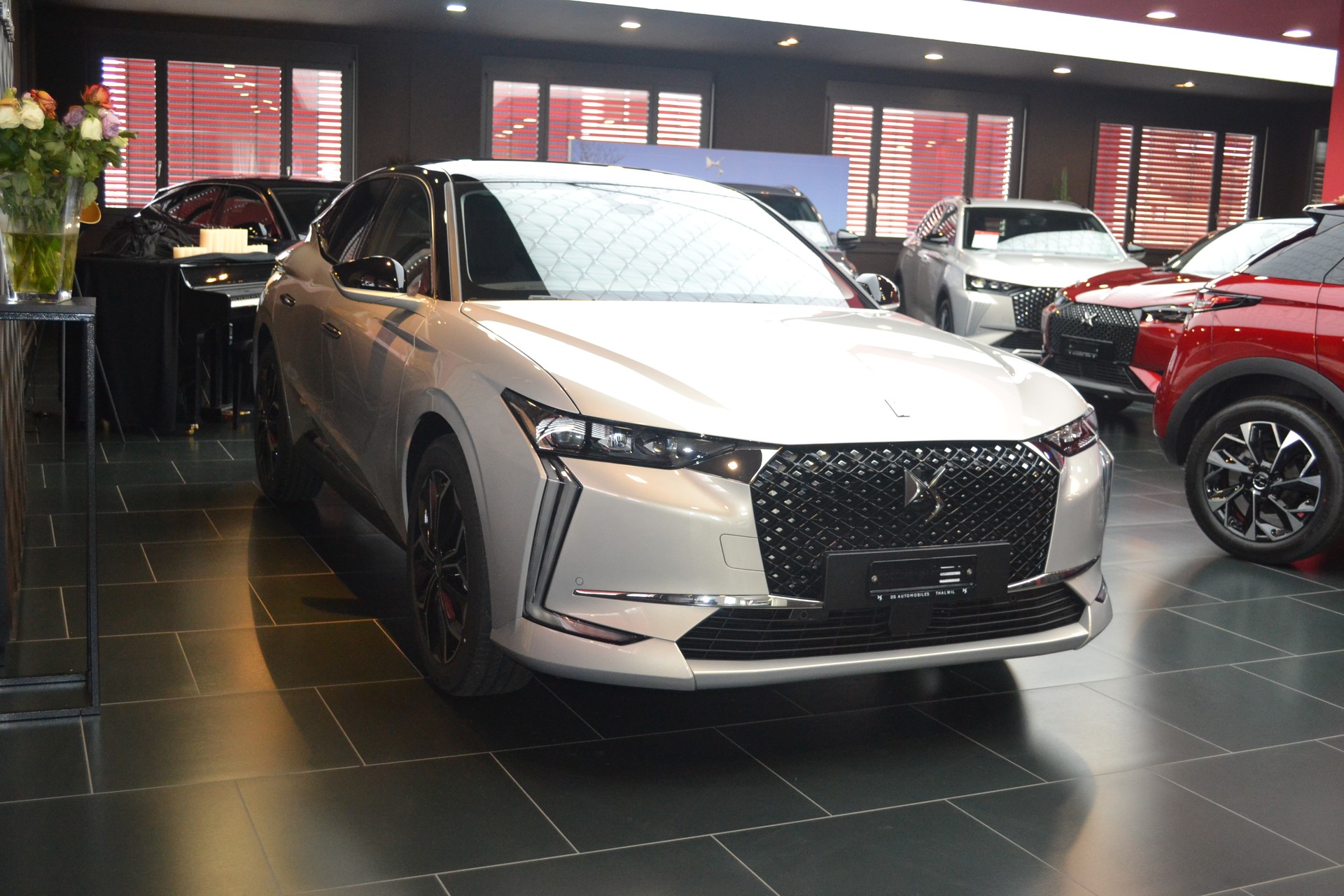 DS AUTOMOBILES DS 4 1.2 MHEV Antoine De Saint Exupéry-image-1
