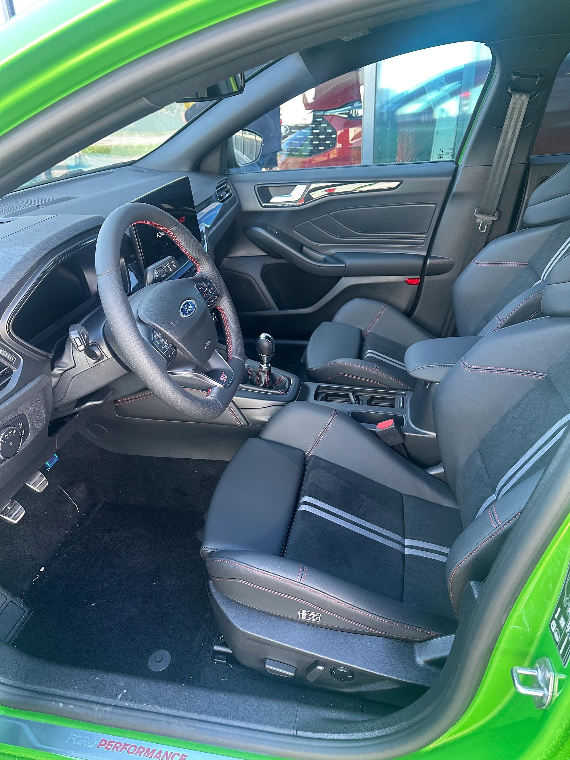 FORD Focus 2.3 EcoB ST X 280CV/Man.-image-9