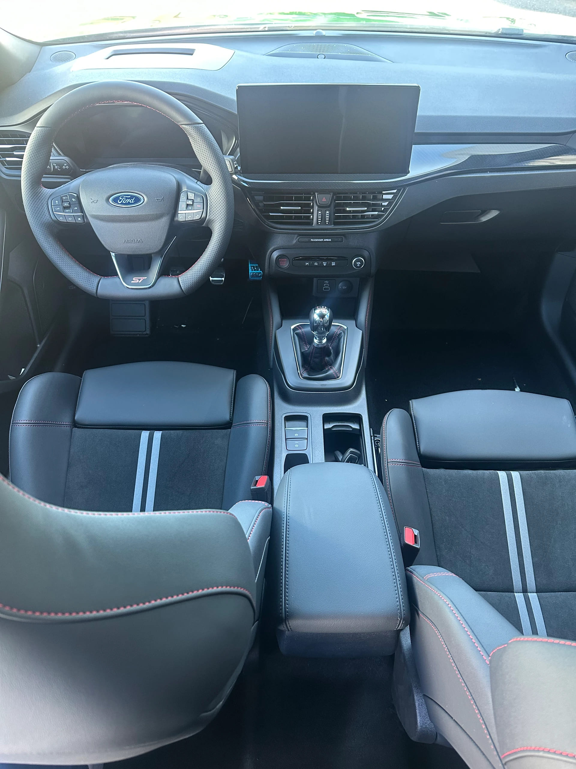 FORD Focus 2.3 EcoB ST X 280CV/Man.-image-10