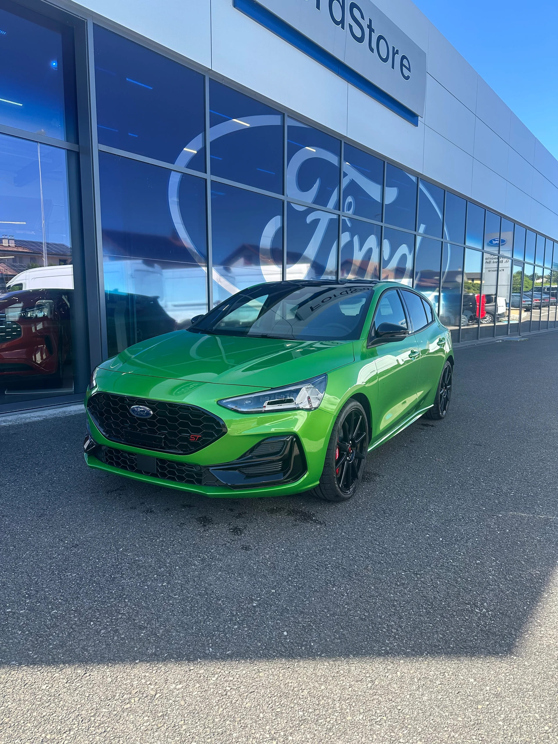 FORD Focus 2.3 EcoB ST X 280CV/Man.-image-1