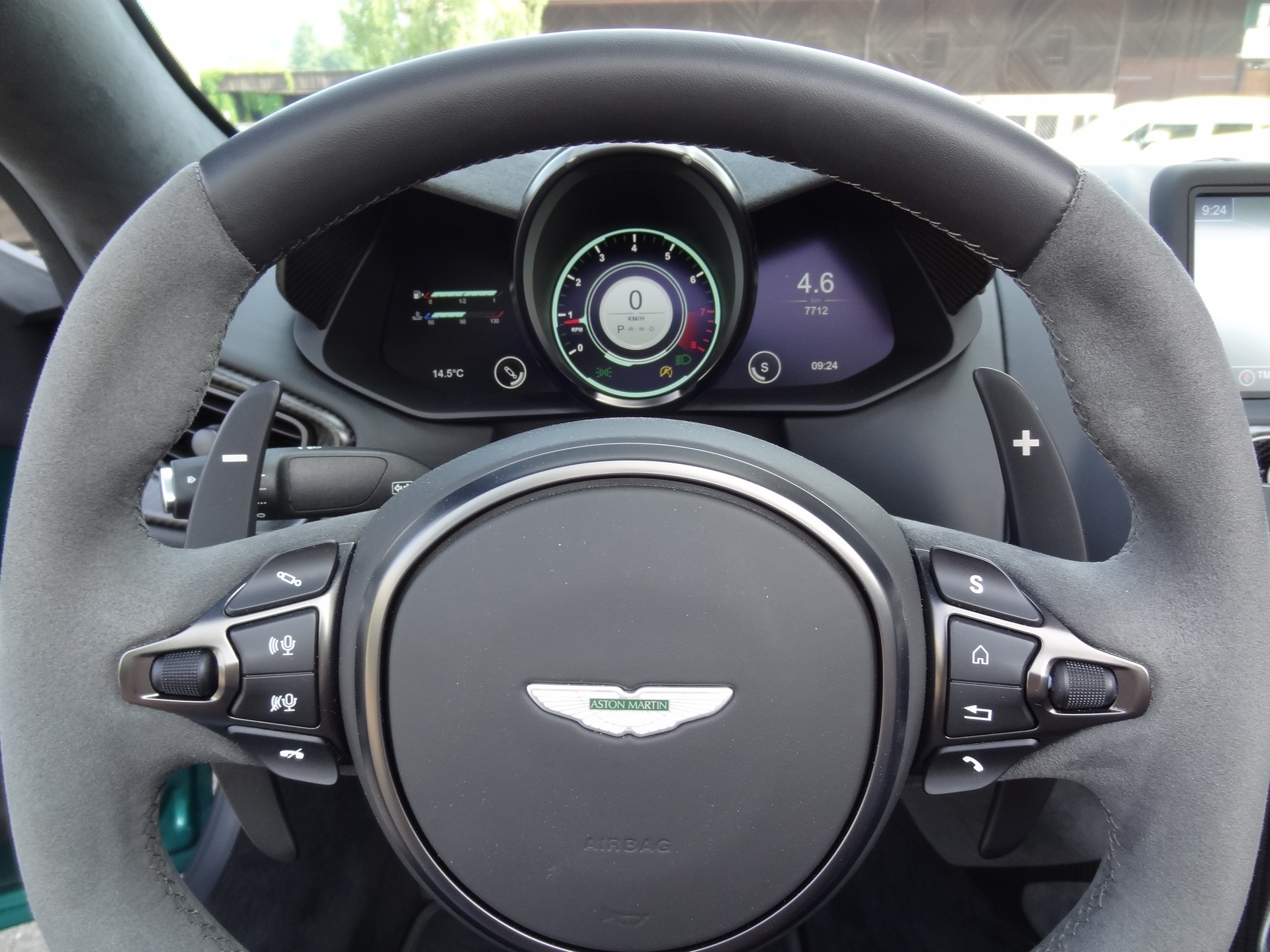 ASTON MARTIN Roadster F1-image-10