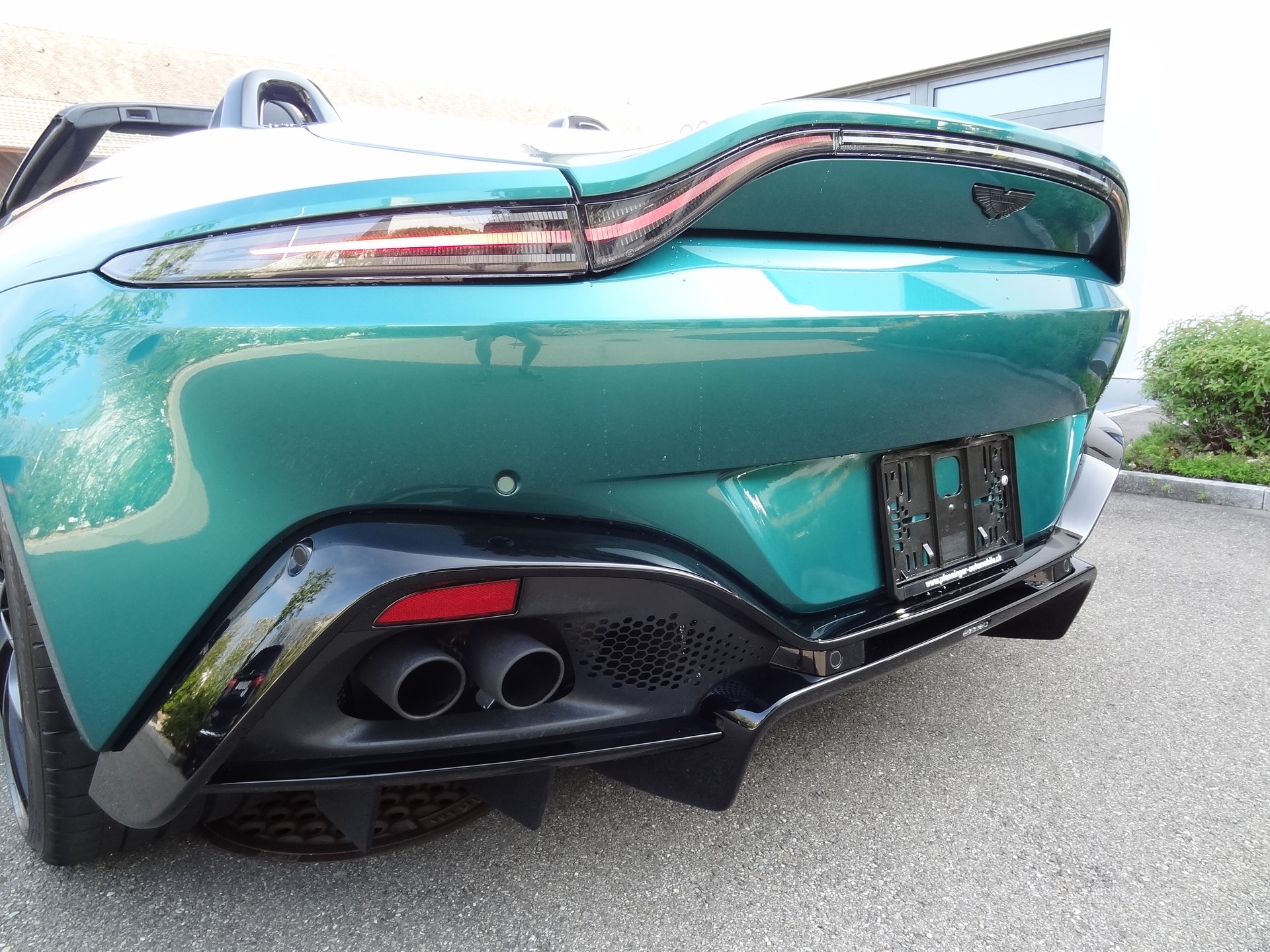 ASTON MARTIN Roadster F1-image-17