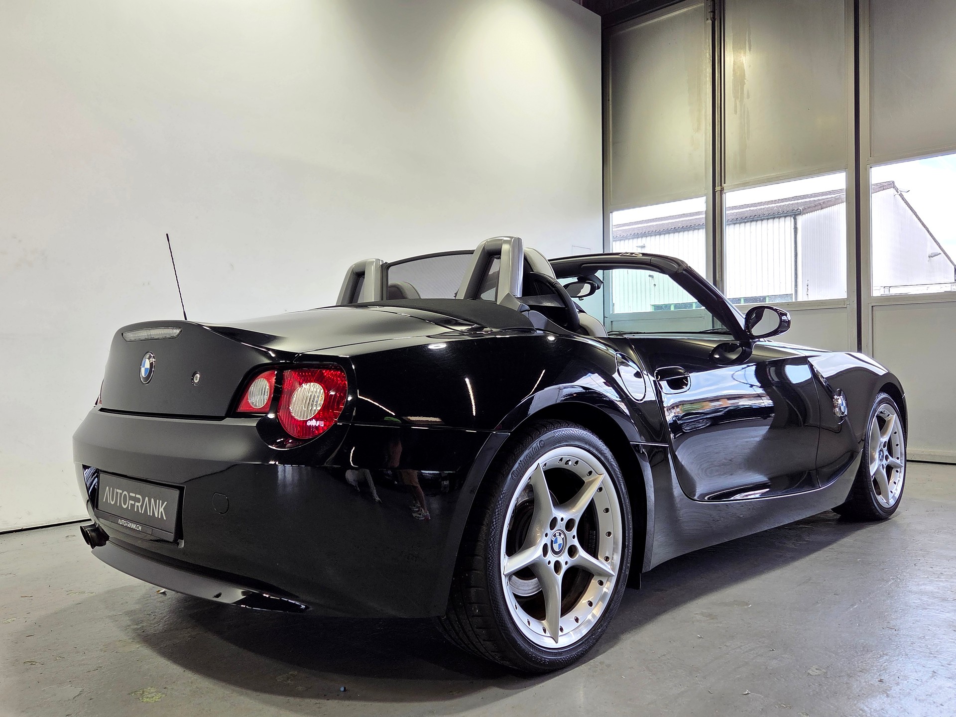 BMW Z4 3.0i Roadster-image-3