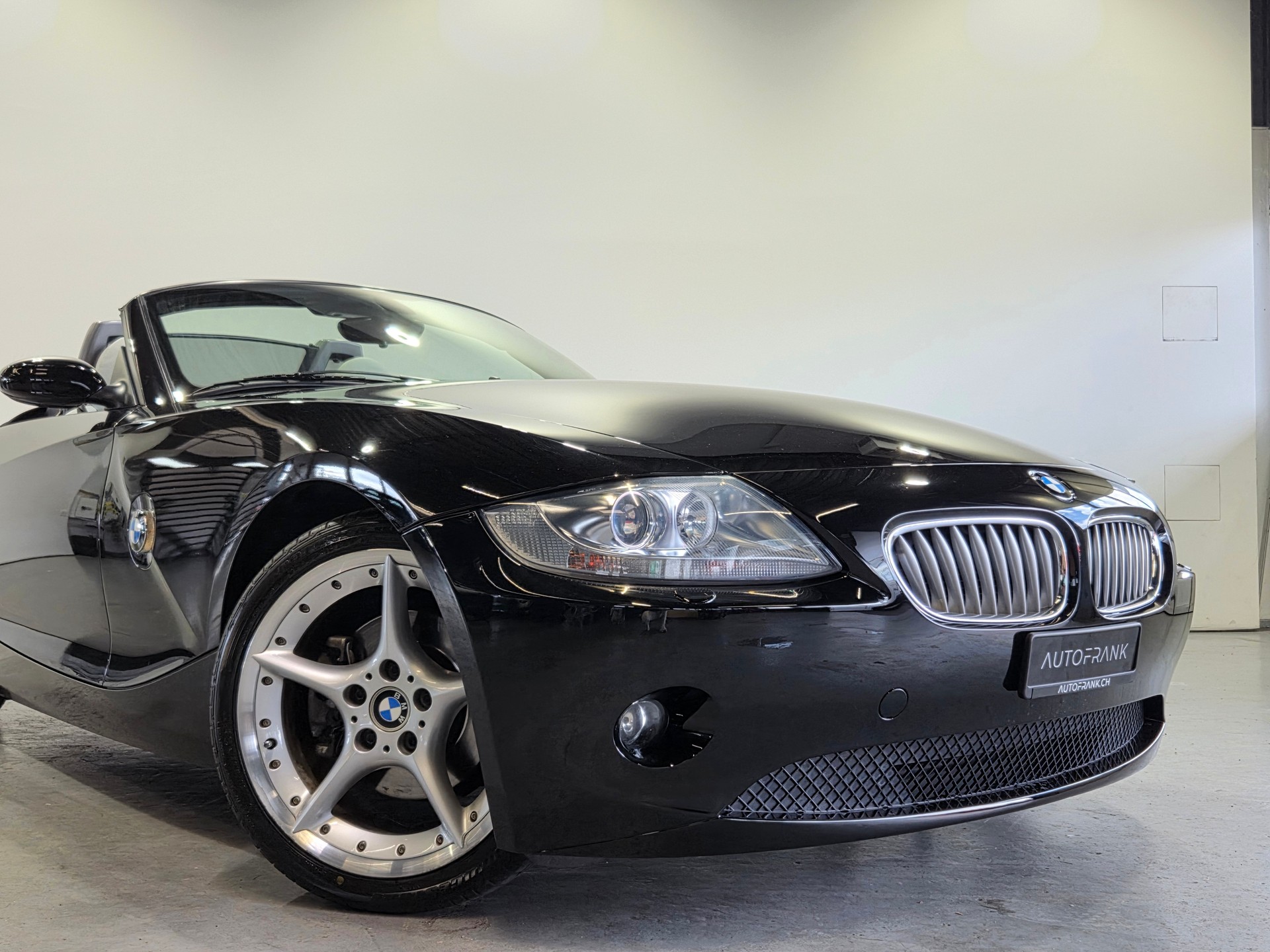 BMW Z4 3.0i Roadster-image-8