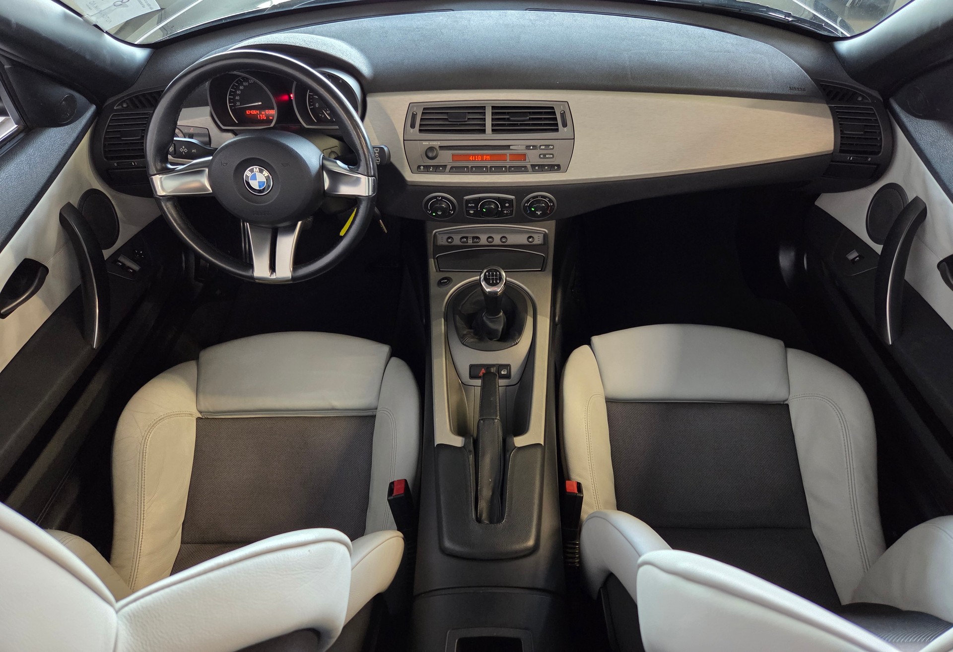 BMW Z4 3.0i Roadster-image-6