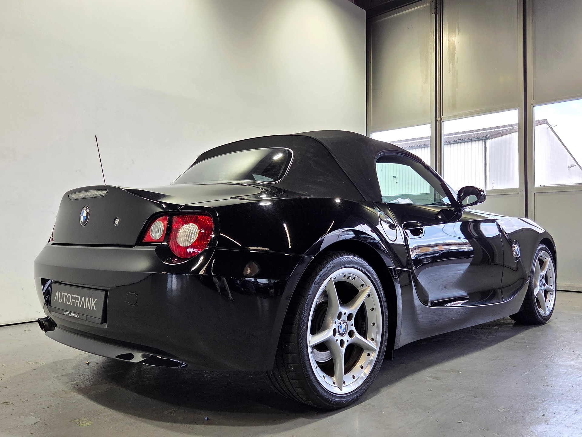 BMW Z4 3.0i Roadster-image-4