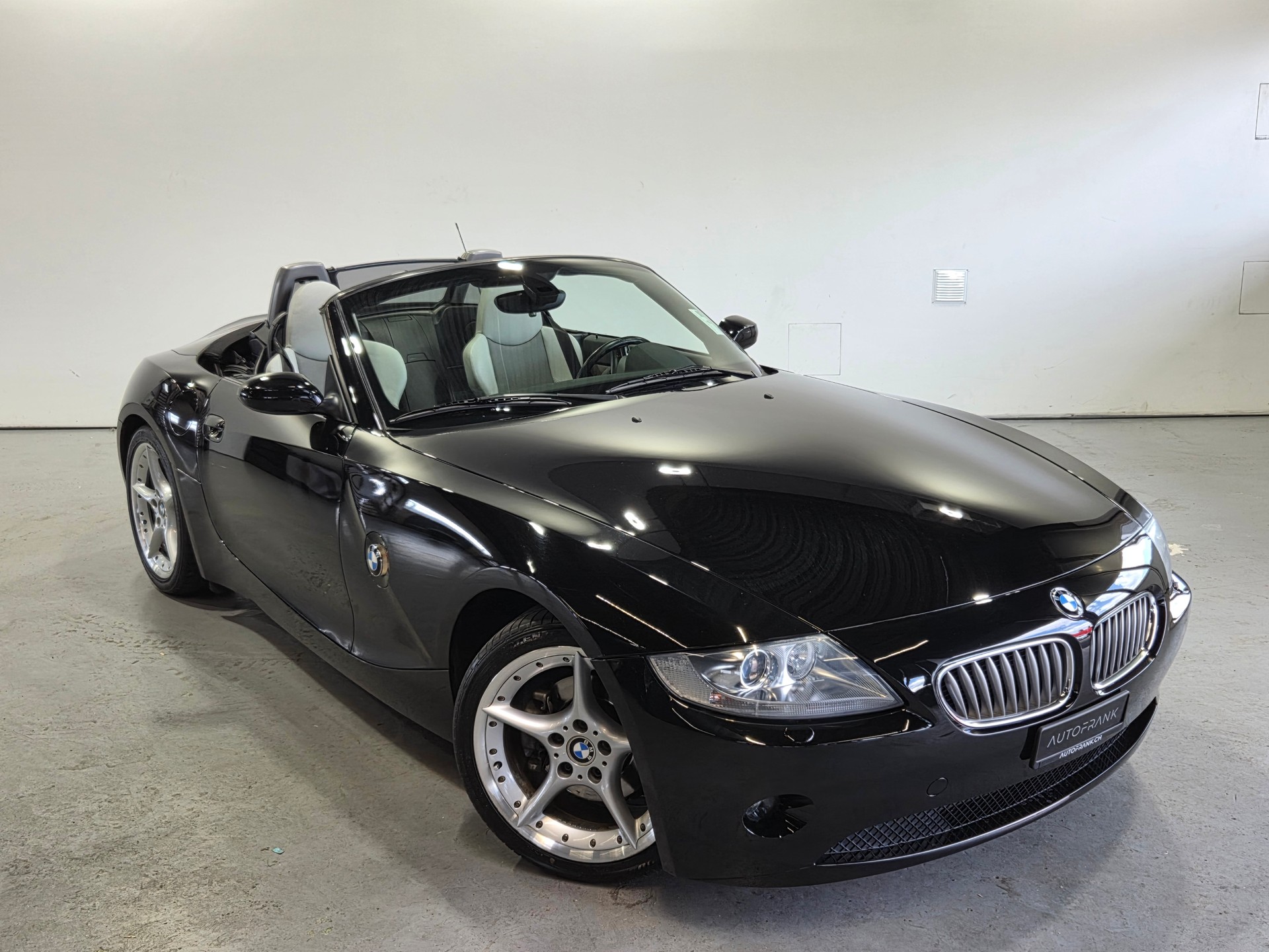 BMW Z4 3.0i Roadster-image-14