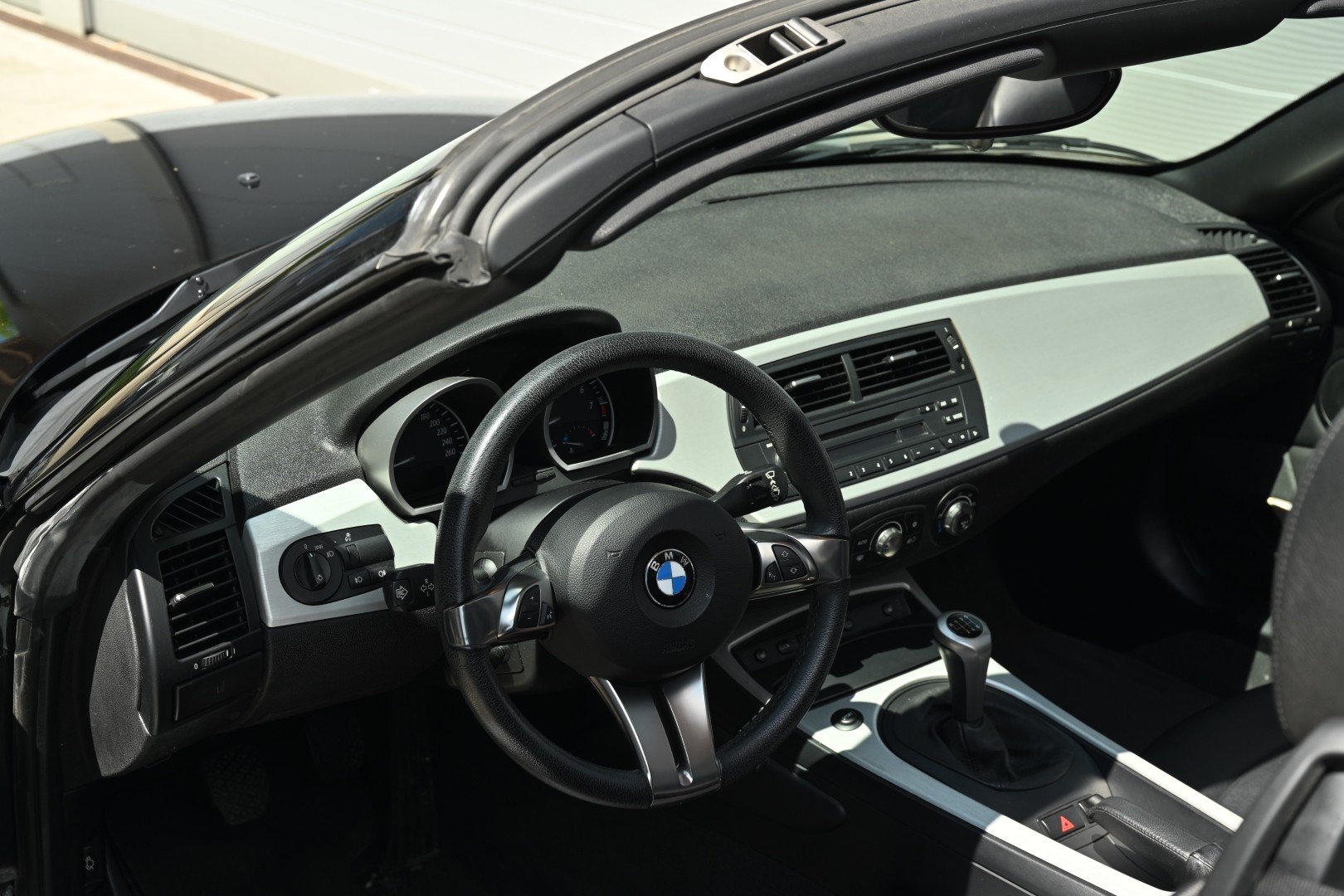 BMW Z4 2.5si Roadster-image-14